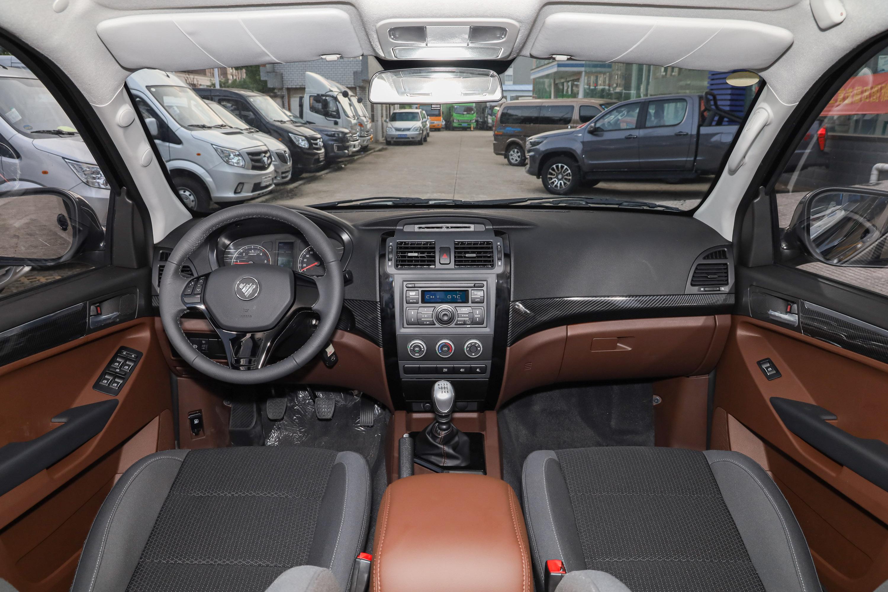 2020款福田征服者征服者320t手动四驱长轴平箱乐享型柴油