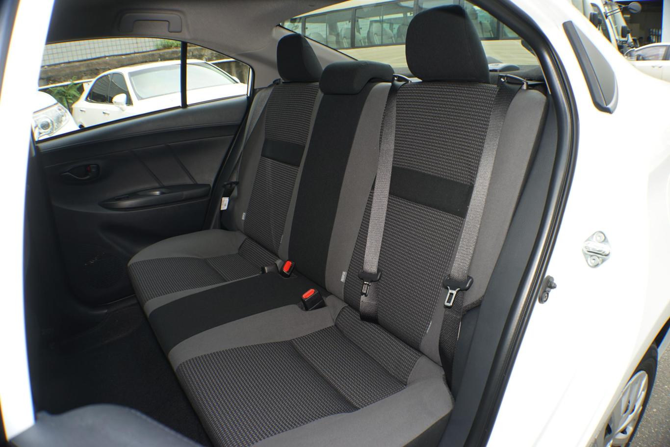 威驰1.5l 手动前行版后排座椅