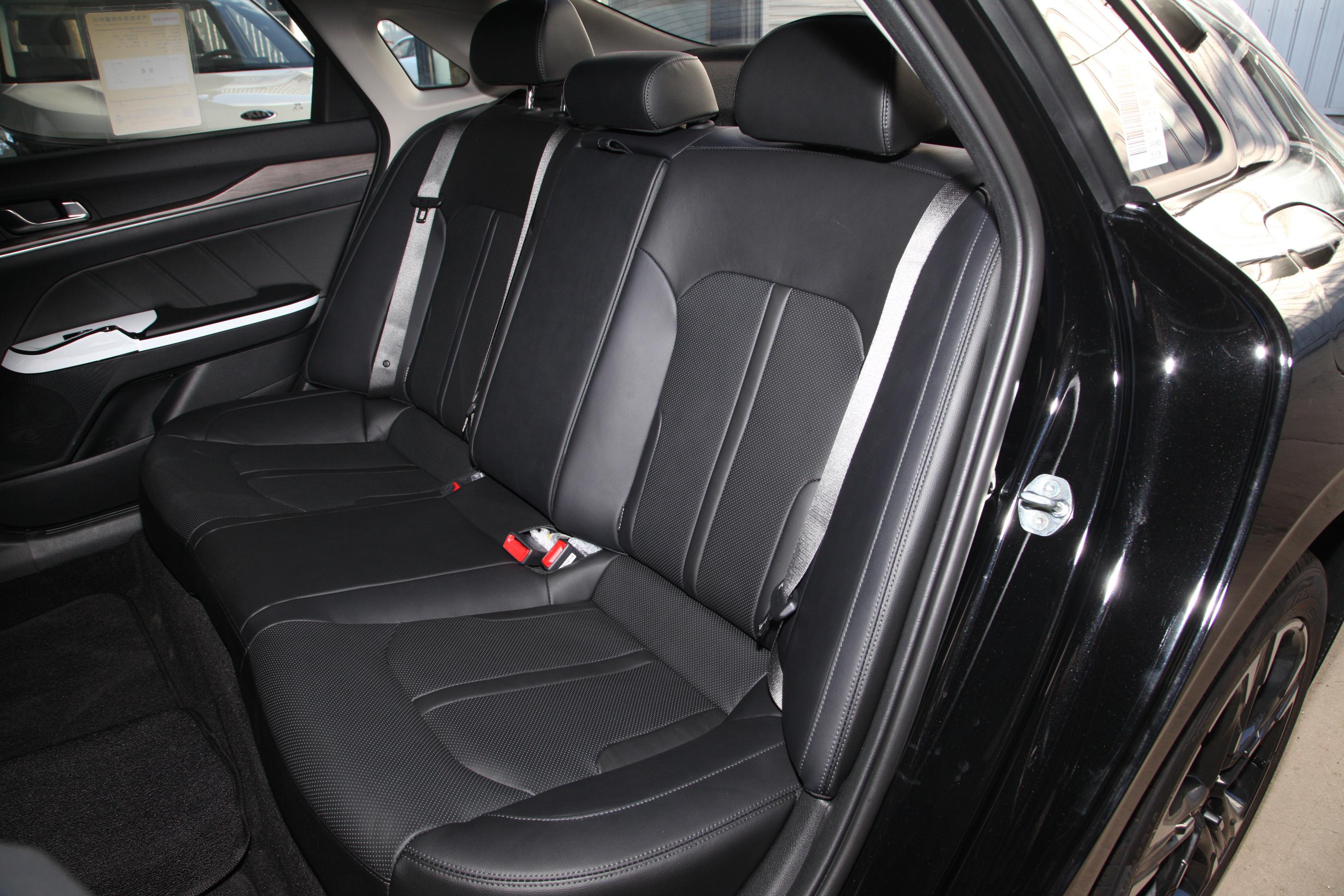 2020款 k5凯酷 380t gt-line 尊贵版空间