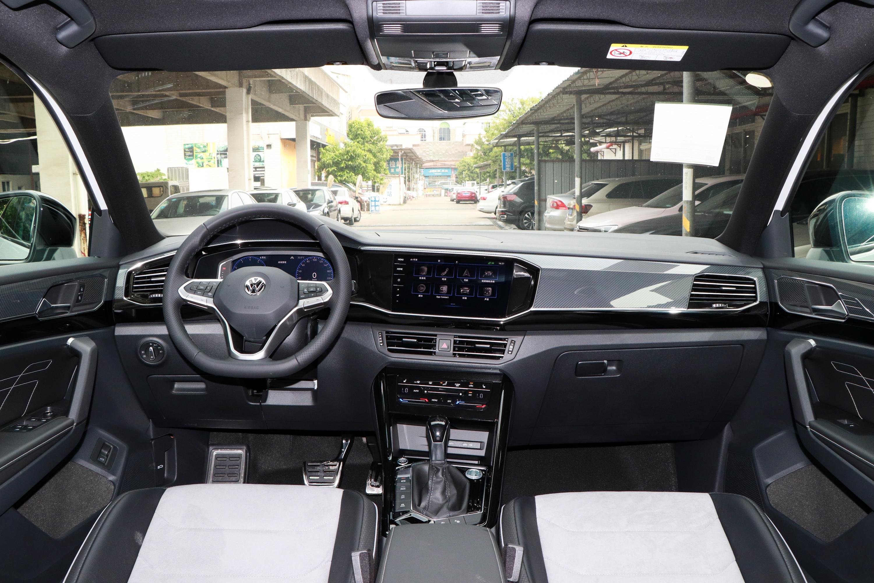 2020款 探岳x 330tsi 两驱 旗舰智联版内饰