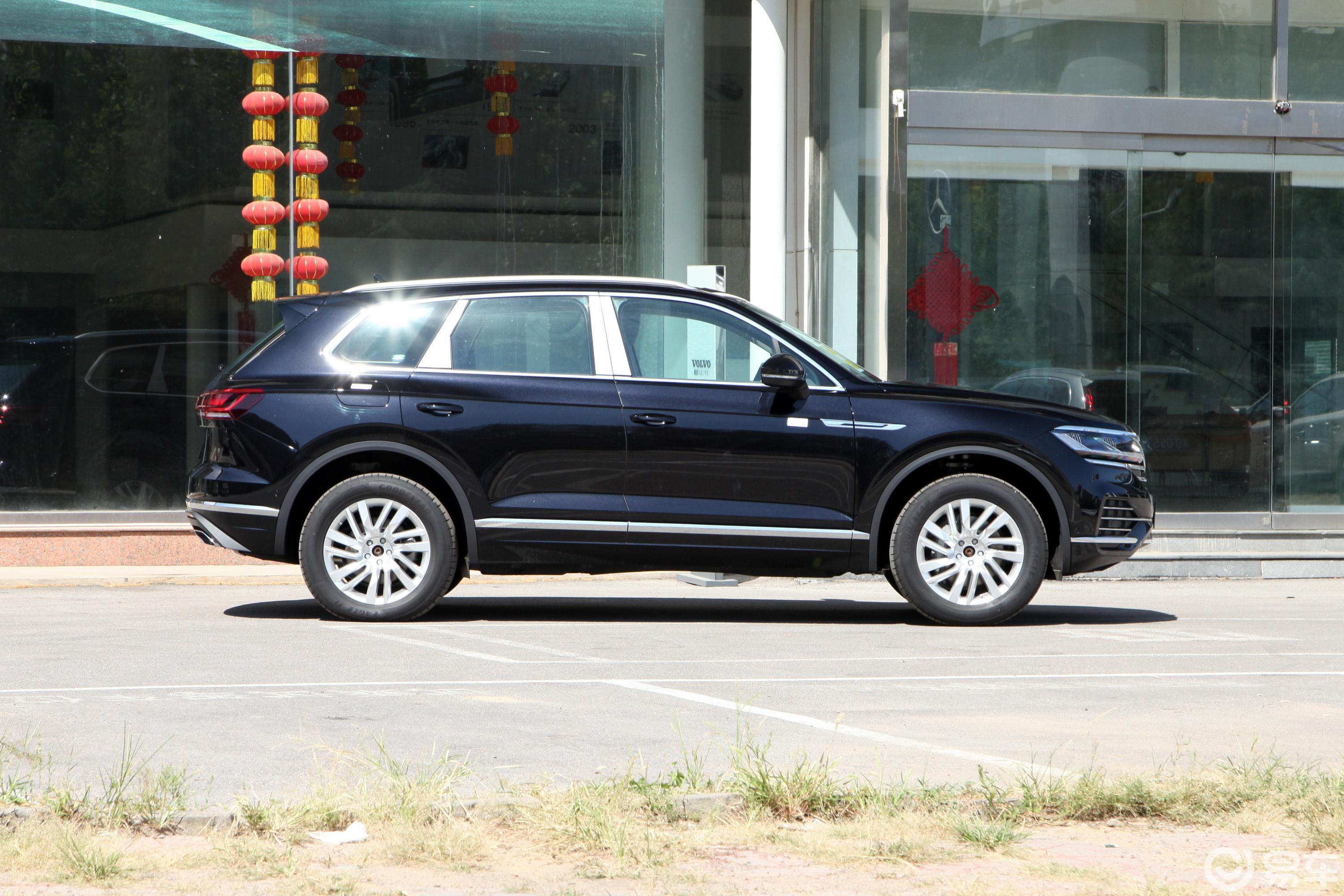 【途锐2.0TSI 锐翼版正侧车头向右水平图片-汽车图片大全】-易车