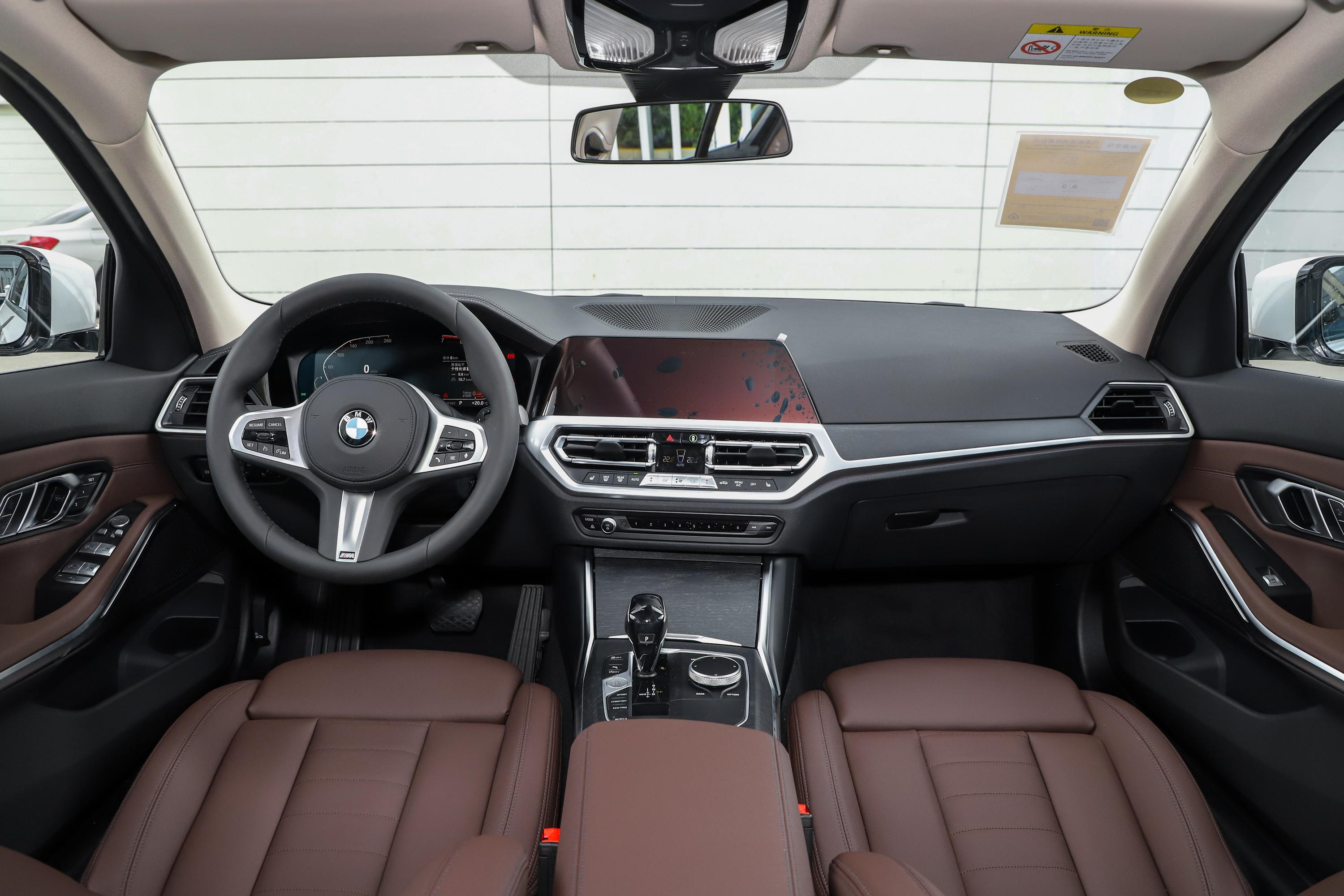 2020款 宝马3系 改款 325li 首发版内饰