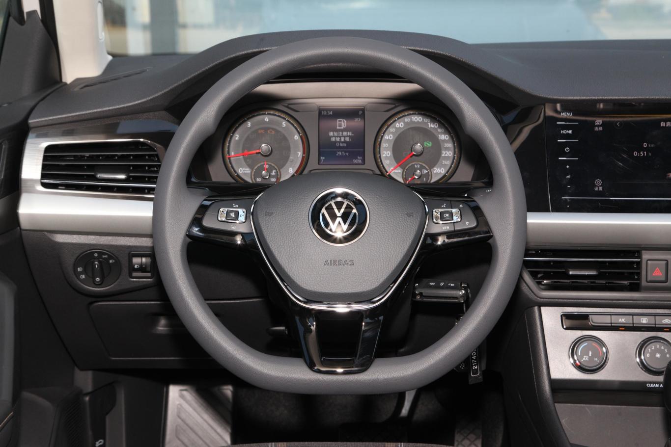 朗逸1.5l 手自一体 视野版方向盘