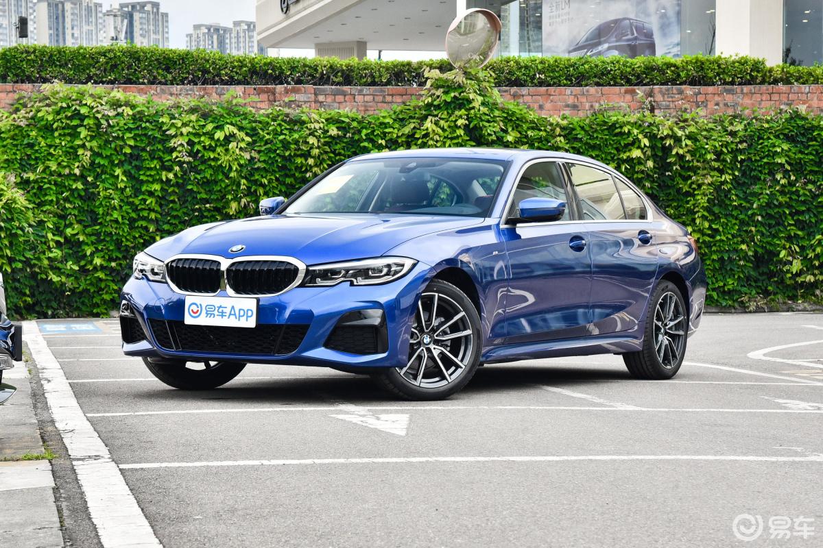 【宝马3系2021款325li m运动套装侧前45度车头向左水平汽车图片-汽车