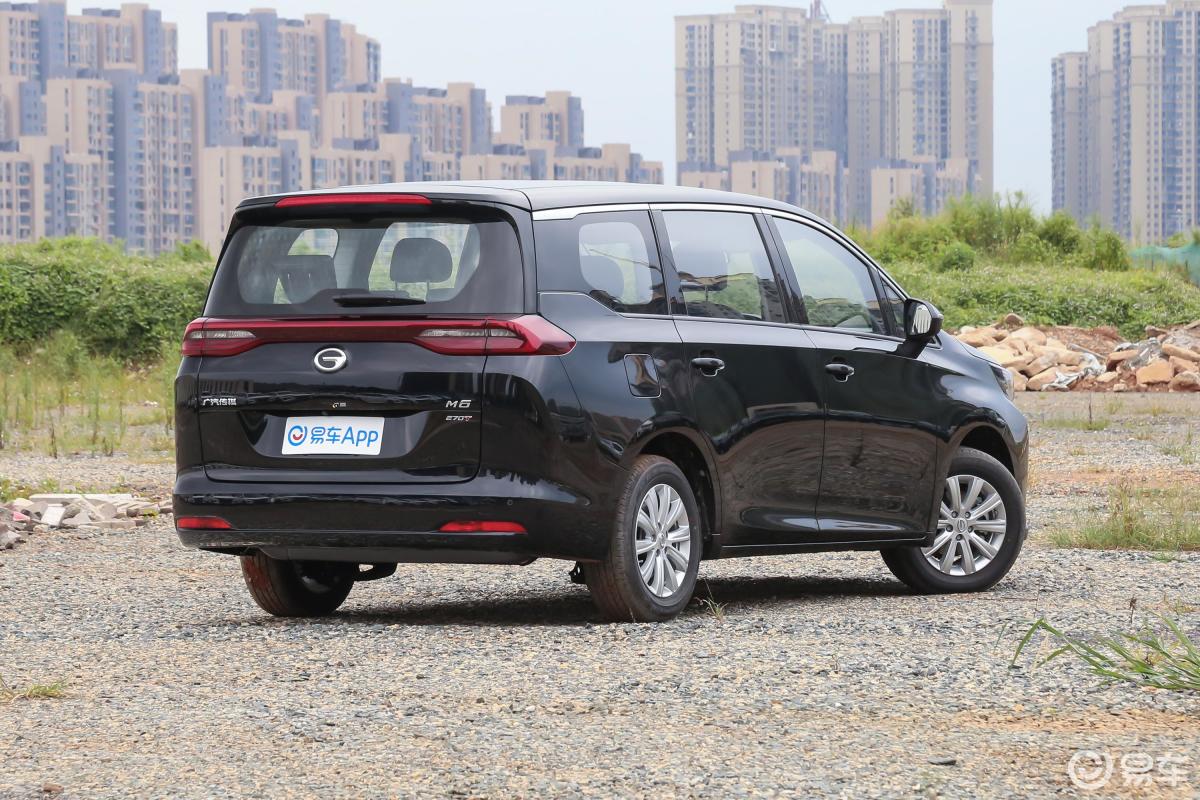 【传祺m62021款270t 双离合 豪华版 7座侧后45度车头向右水平汽车图片