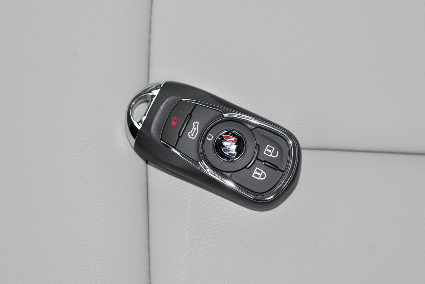 别克gl8陆上公务舱 652t 豪华型钥匙正面