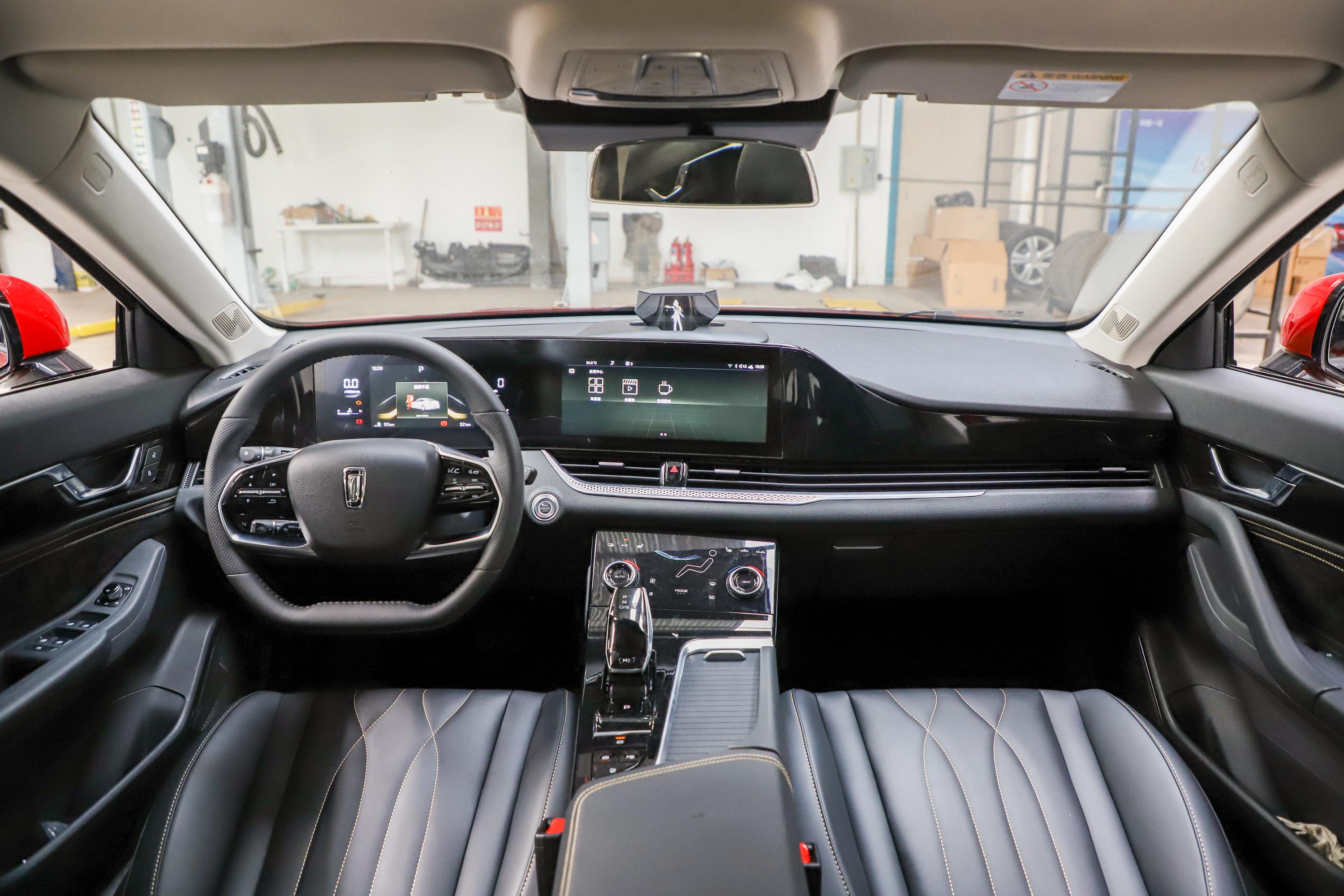 2021款 奔腾b70 1.5t 双离合 驭享型内饰