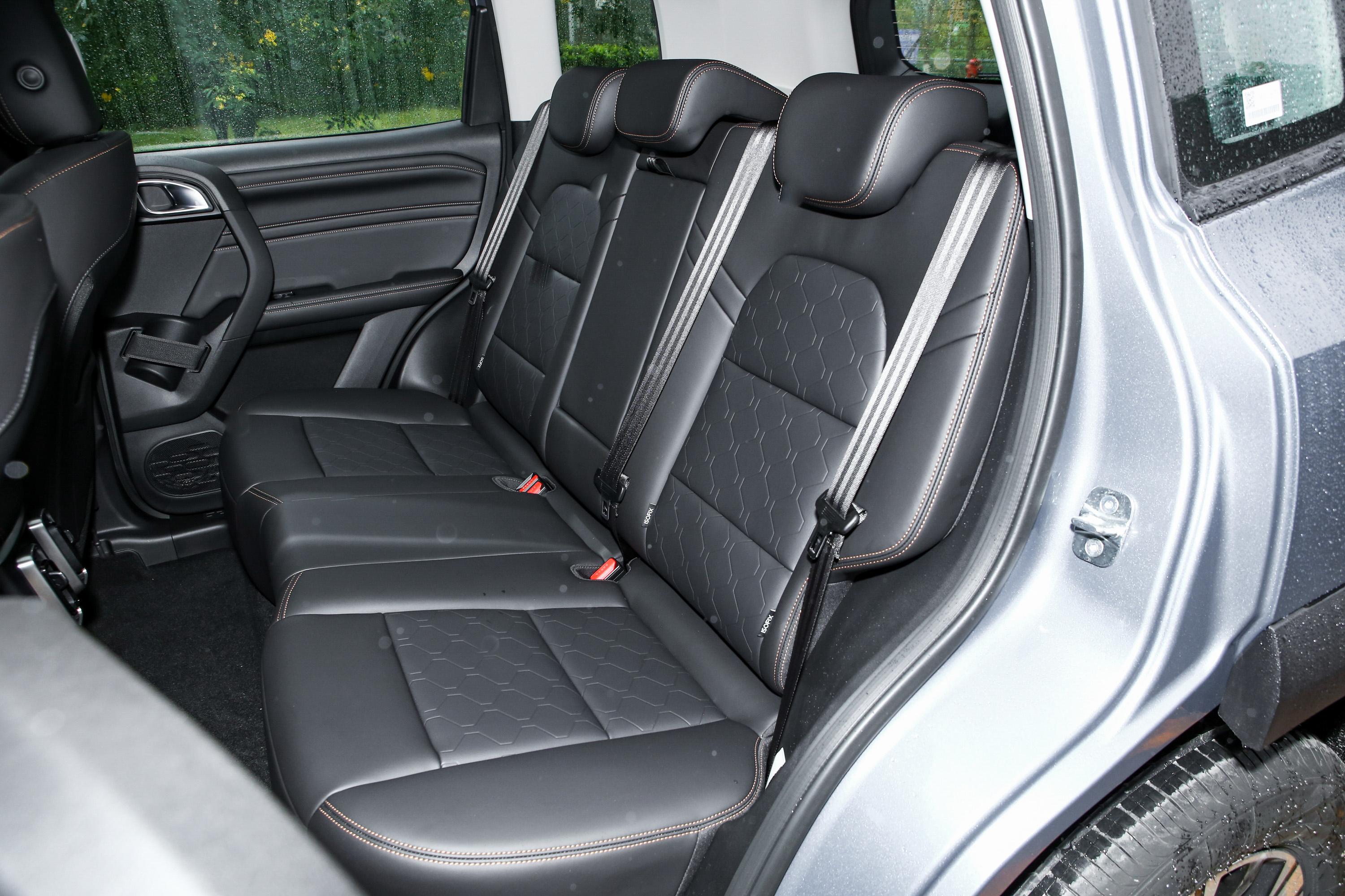 2021款哈弗大狗15t双离合两驱拉布拉多版