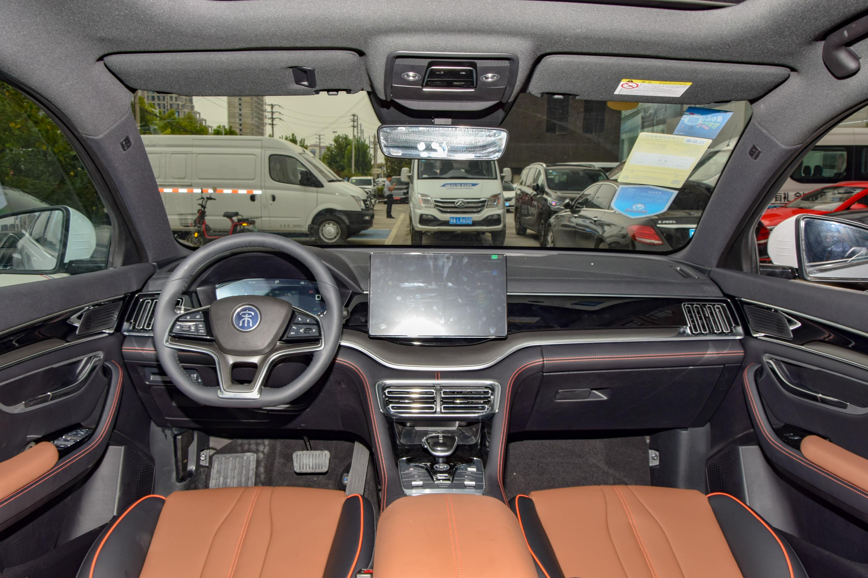 2020款 宋plus 1.5t 双离合 尊贵型内饰