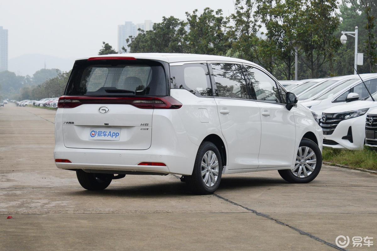 【传祺m62021款270t 双离合 精英版 7座侧后45度车头向右水平汽车图片