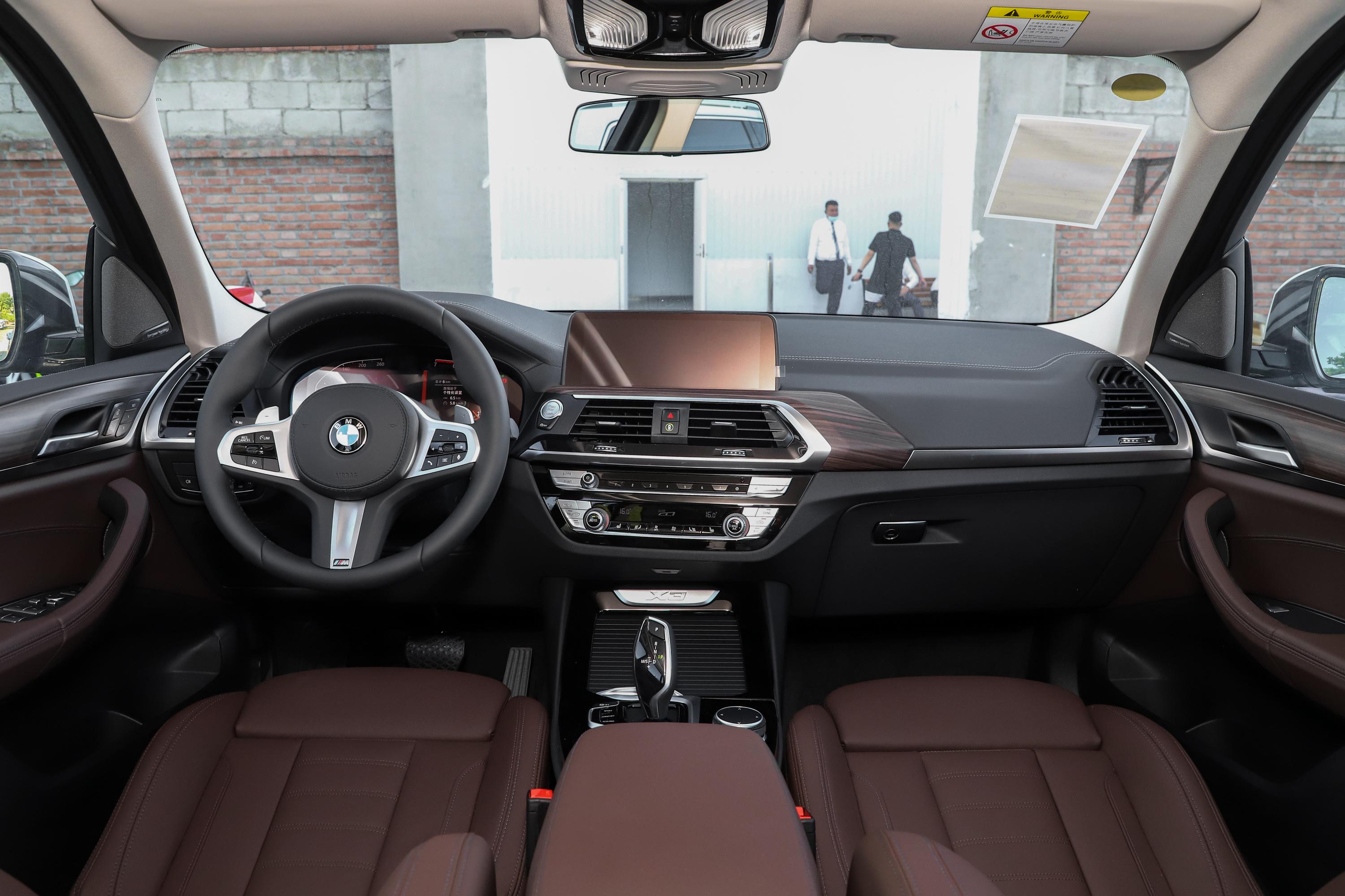 2019款 宝马8系 双门轿跑车 840i 首发限量版内饰