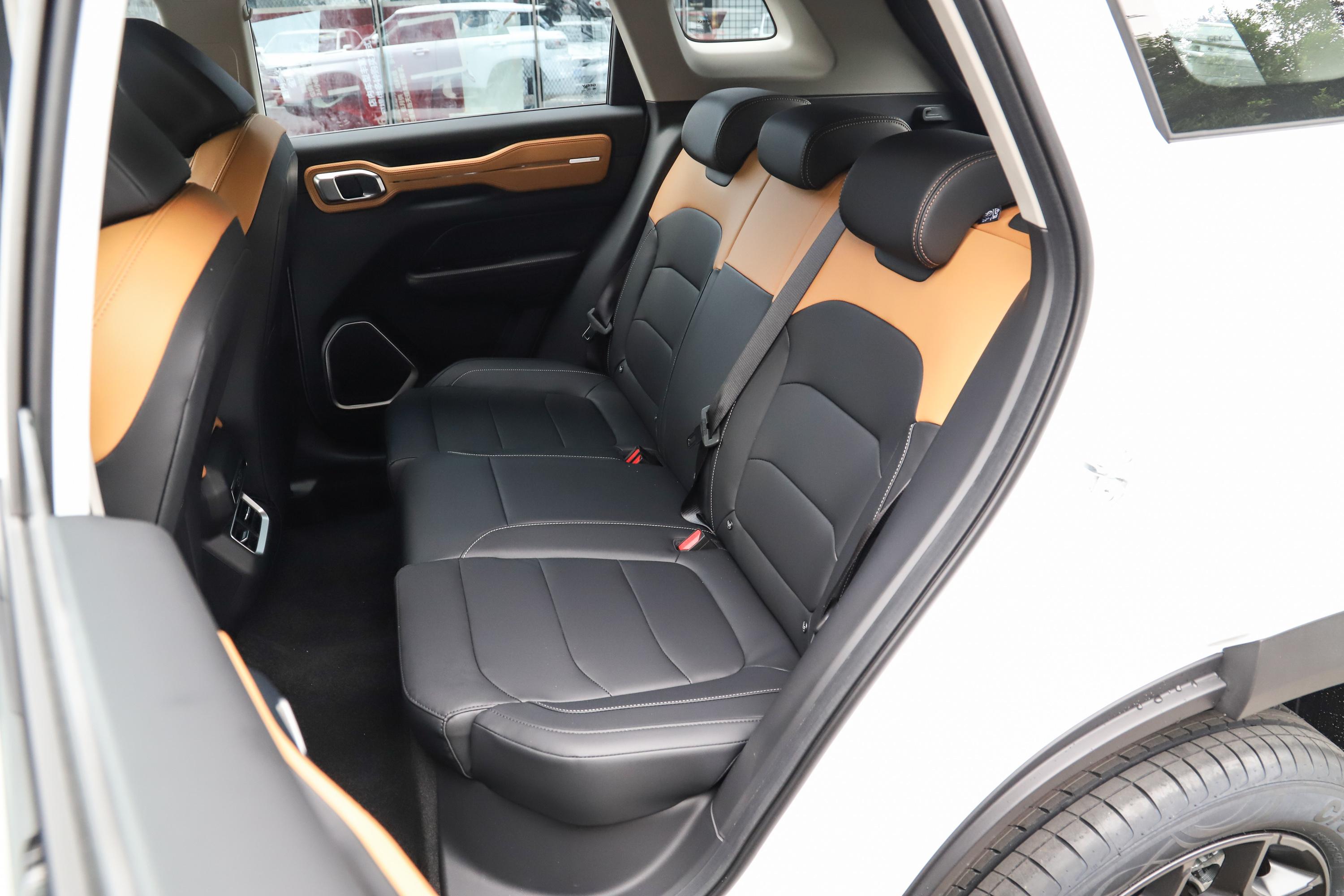 2020款 吉利icon 1.5td 双离合 i6 bsg空间