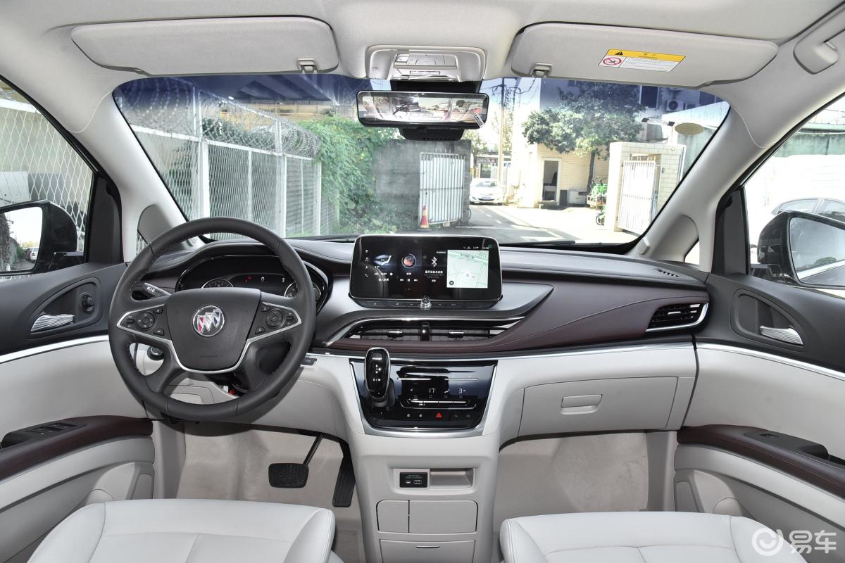 【别克gl82021款陆上公务舱 652t 智慧豪华型内饰全景正拍汽车图片