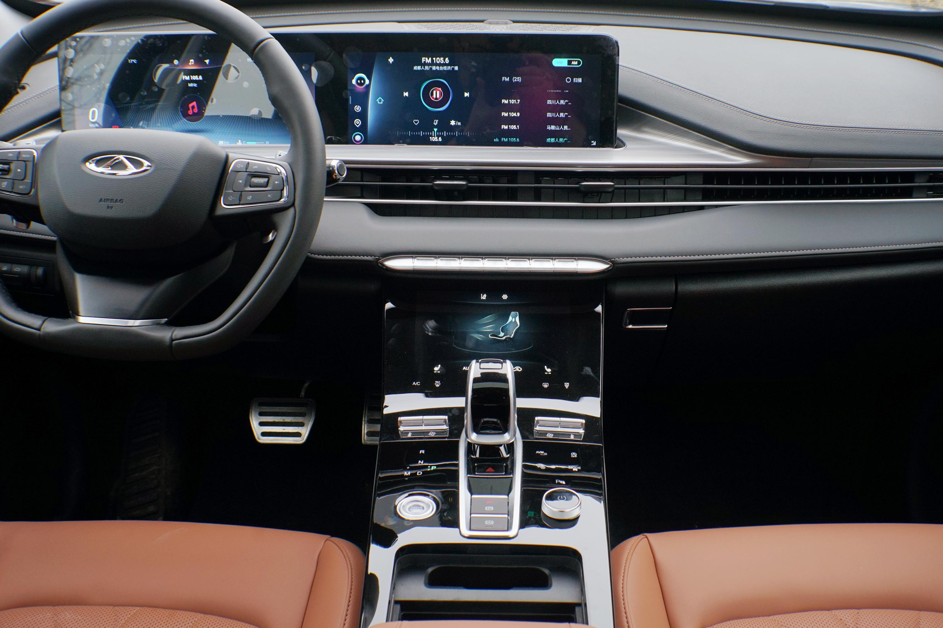 2021款 瑞虎8 plus 290tgdi 双离合两驱豪耀版内饰