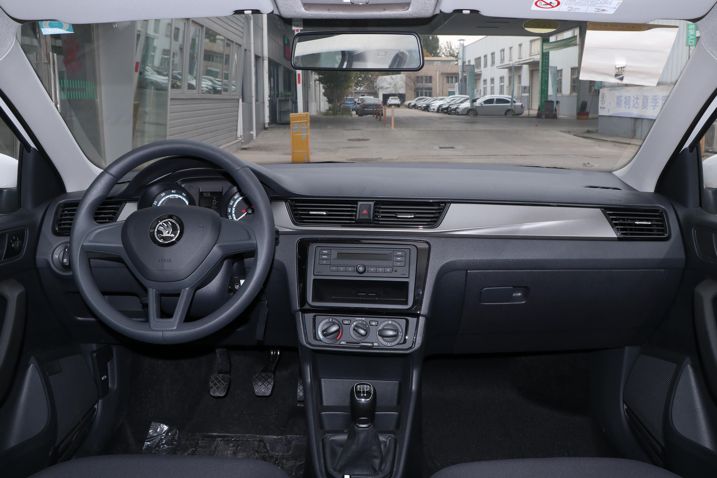 2020款 昕动 1.5l 手动 标准版内饰