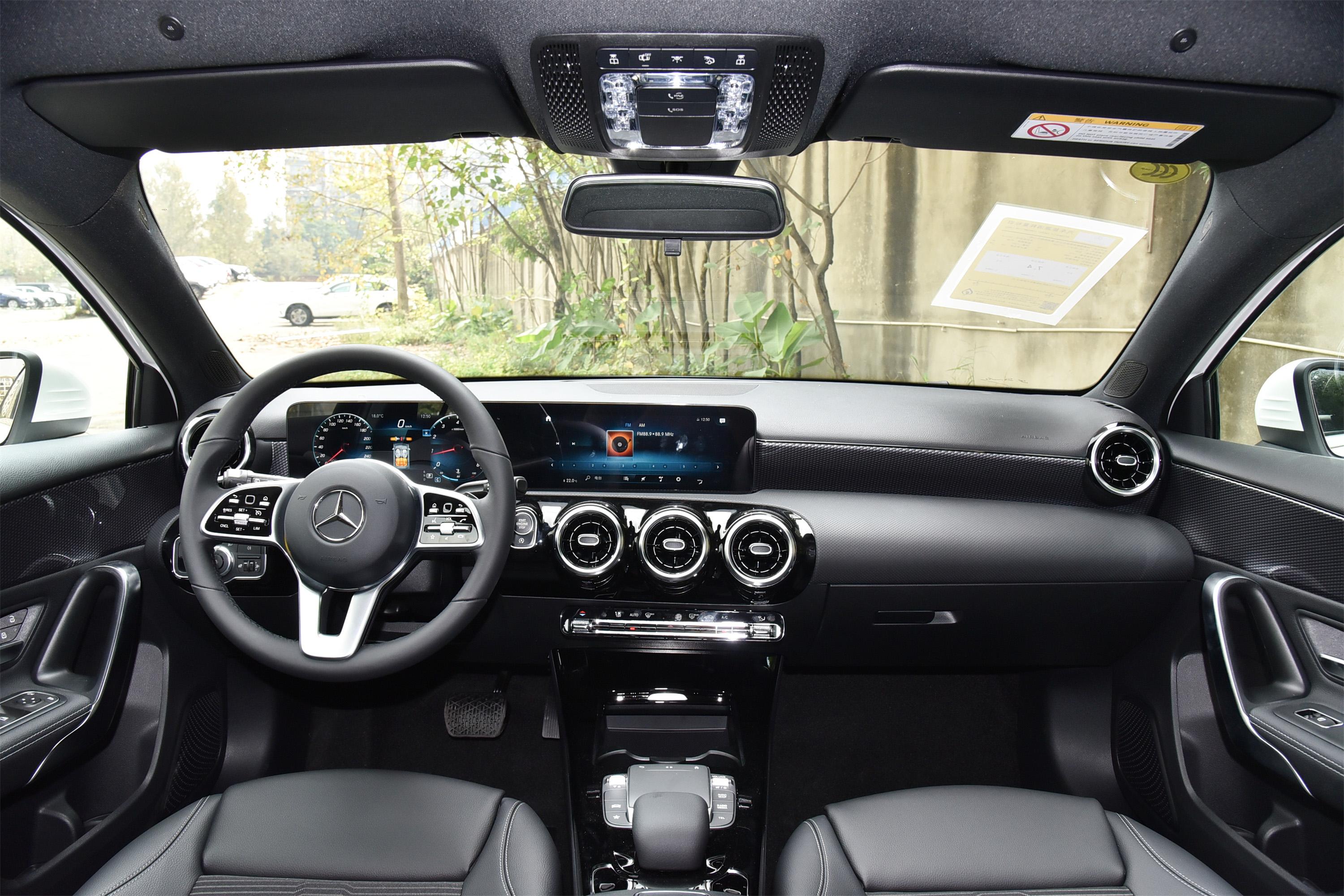 2021款 奔驰a级(进口) a 180内饰