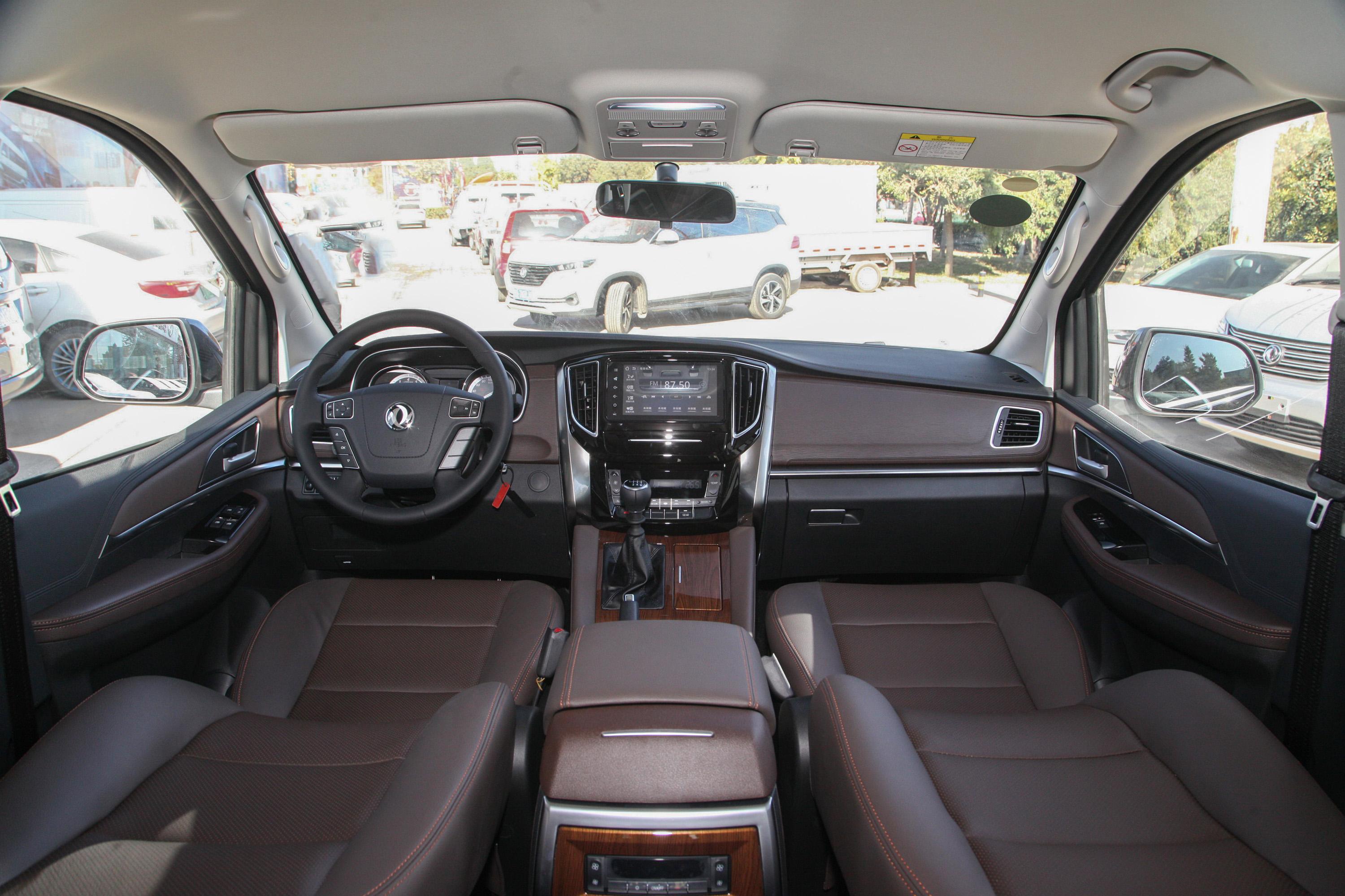 2021款 风行m7 1.8t 手动 尊享型内饰