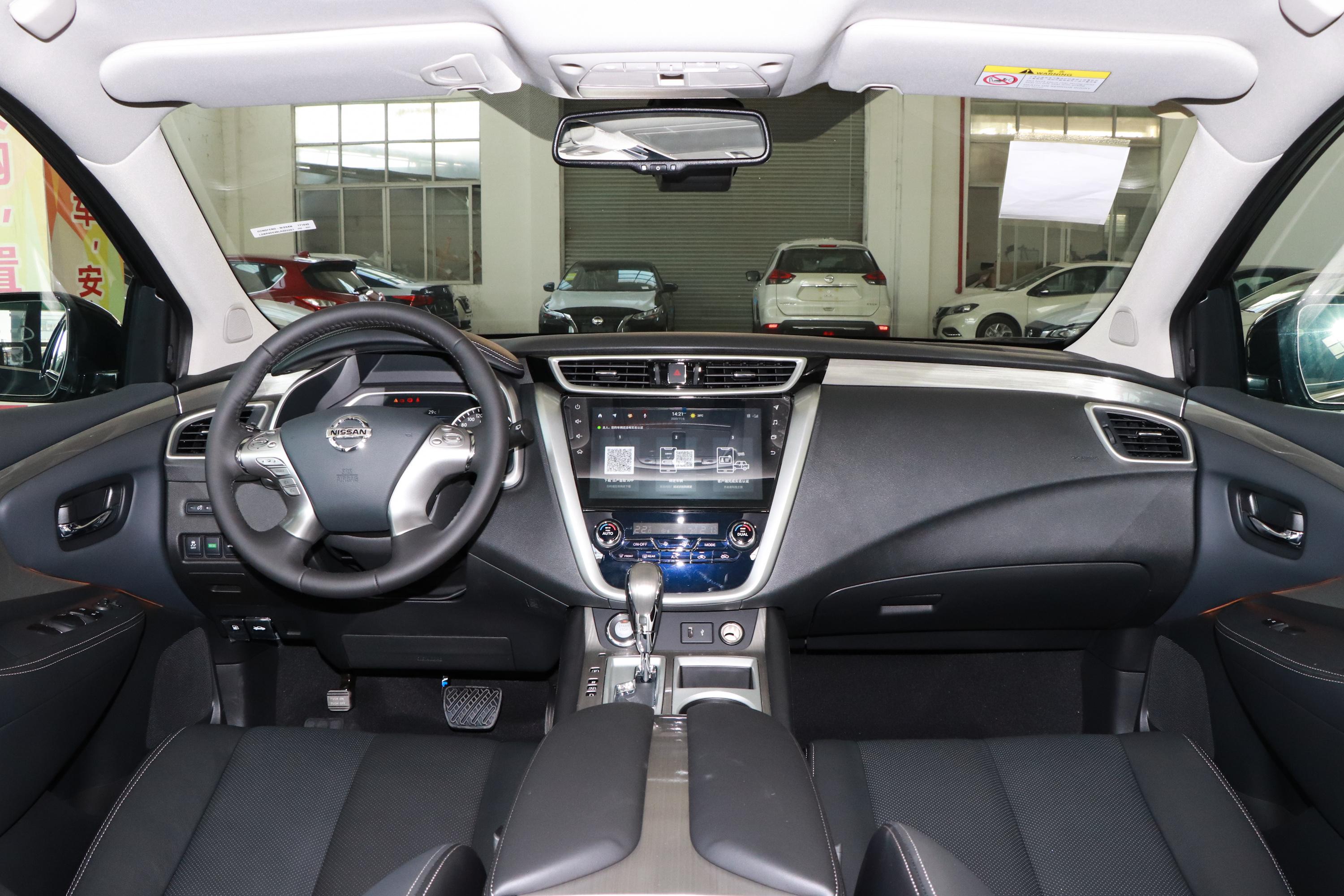 2021款 楼兰 2.5l 两驱 智联豪华版内饰