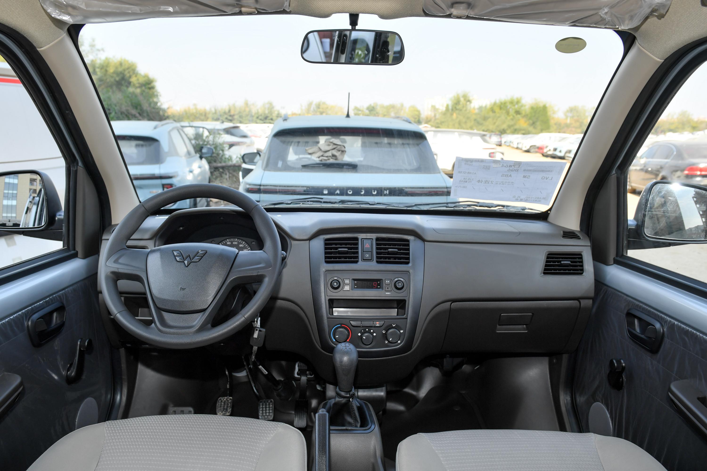 2021款 五菱荣光s 1.2l 基本型 7座 国vi内饰