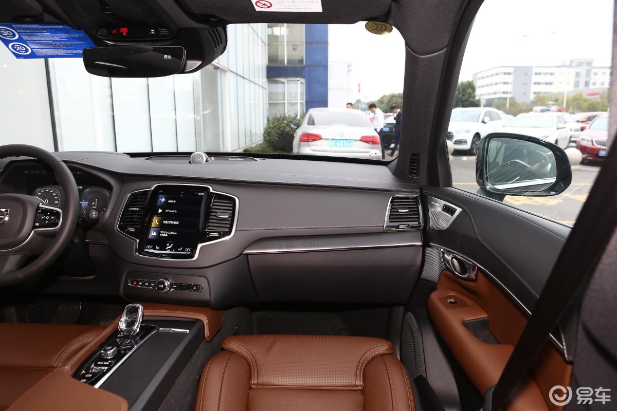 【沃尔沃xc90 插电混动2021款recharge t8 智尊豪华版驾驶位区域汽车