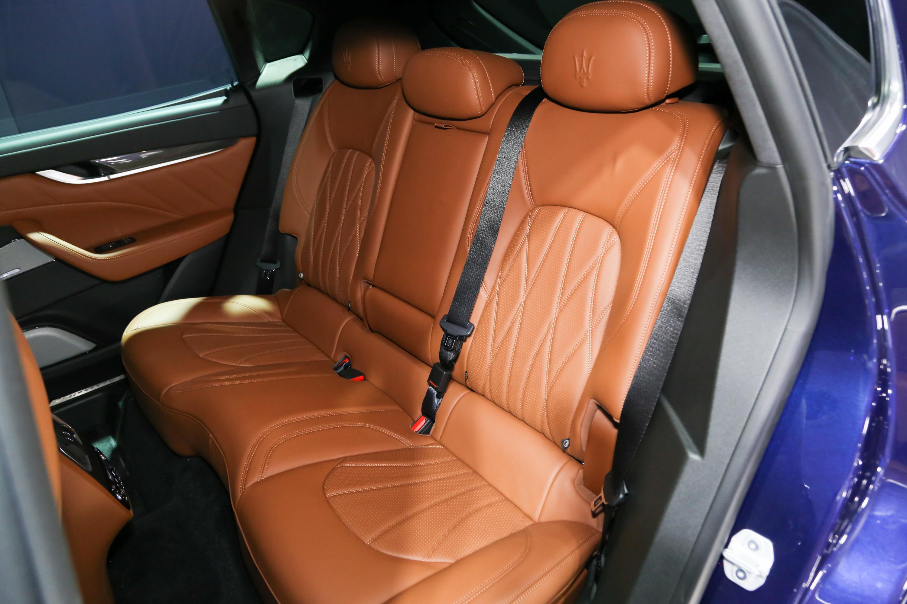 2021款 ghibli 2.0t 锋芒版空间