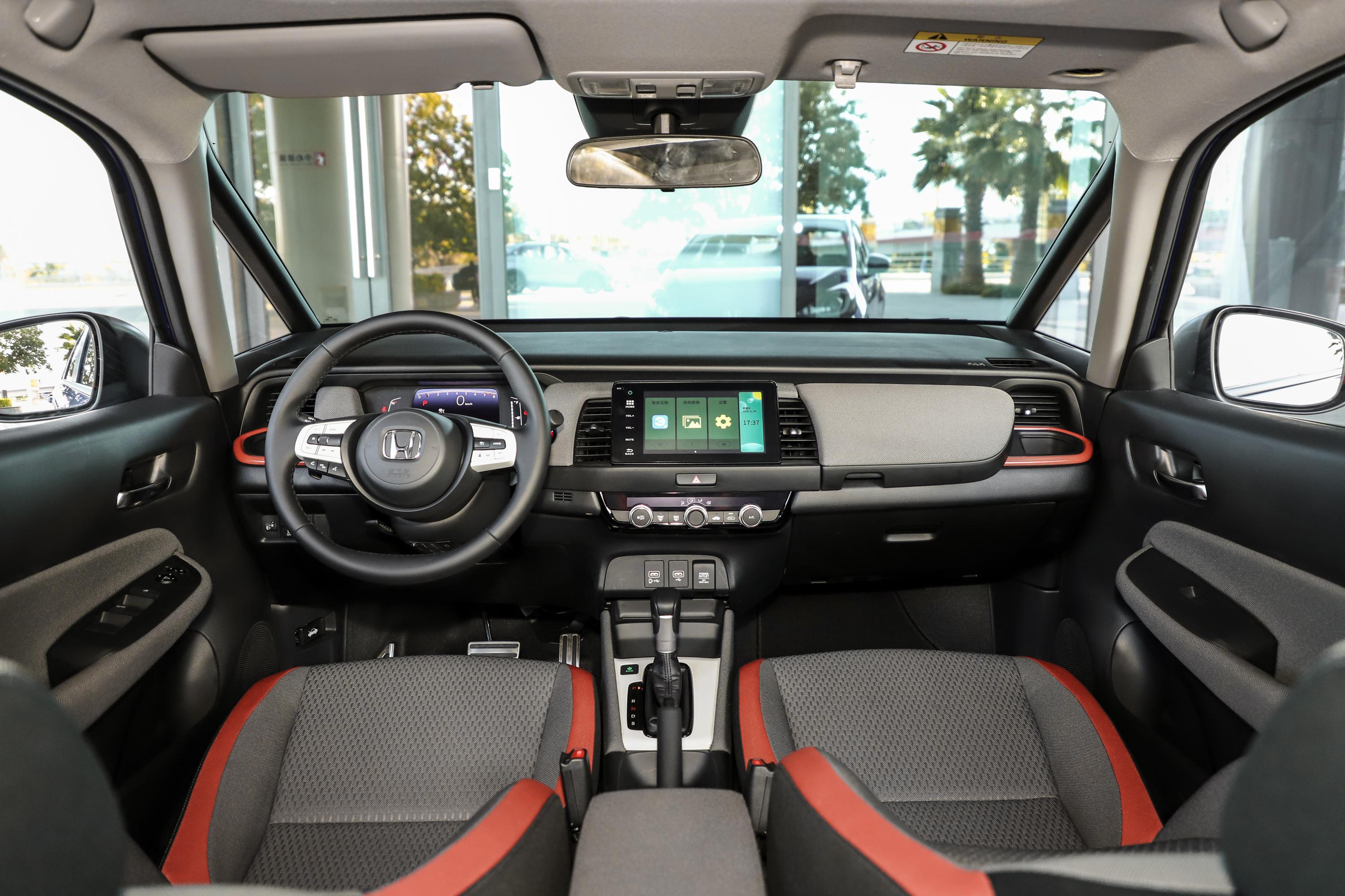 2021款 life 1.5l cvt spo-ss 灵动版内饰
