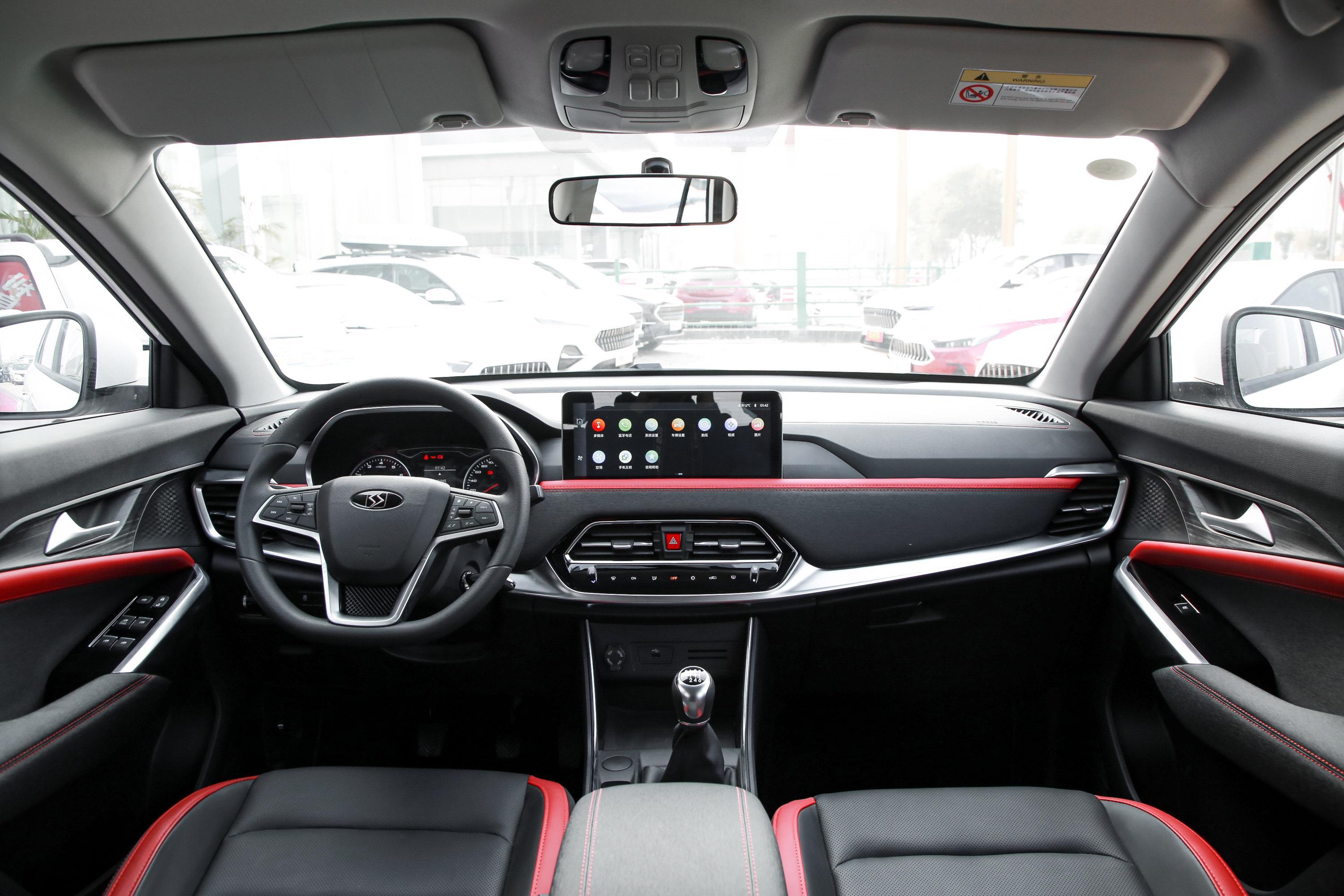 2021款 思皓x8 300t 手动 全景豪华版 6座内饰