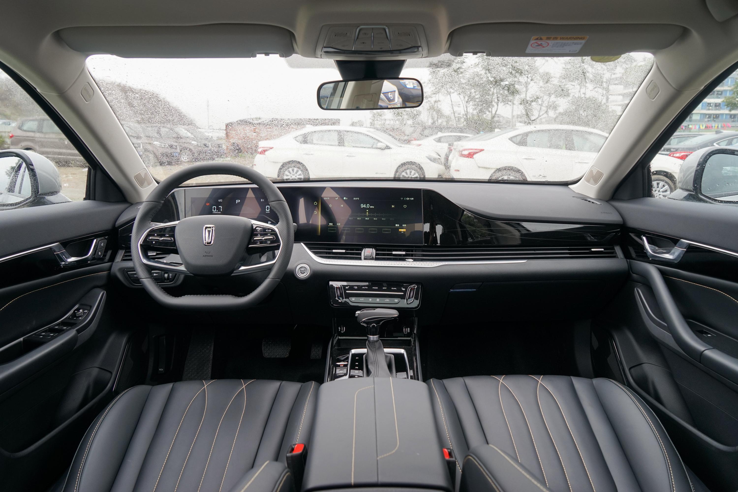 2021款奔腾b7015t双离合悦享型