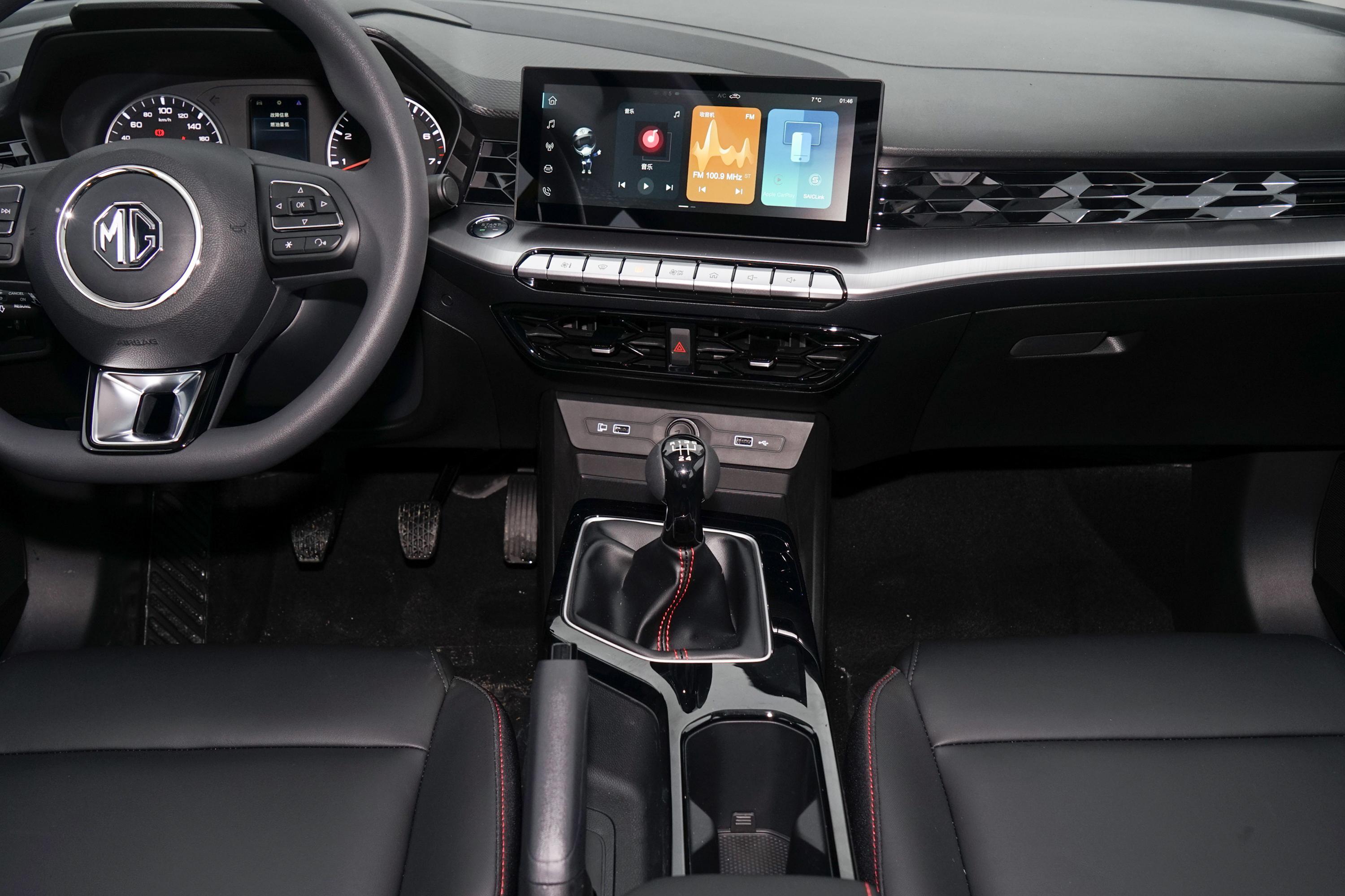 2021款 名爵5 180dvvt 手动青春豪华版内饰