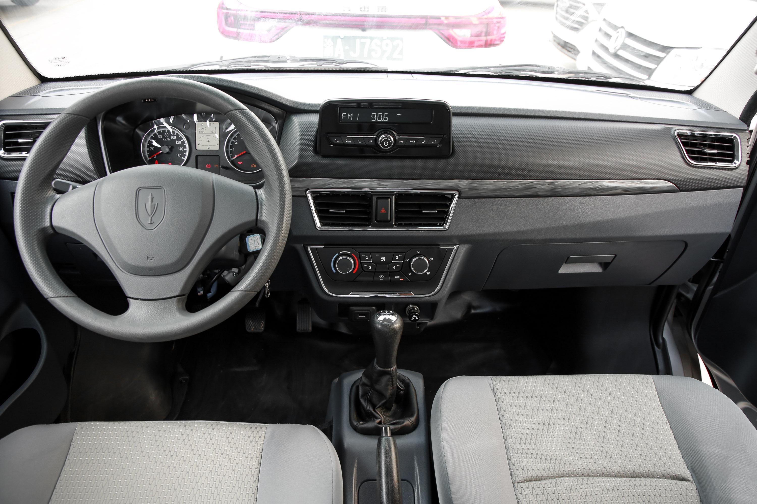 2020款 金杯t50 1.6l 手动 后排双轮创业版3.4米 国vi内饰