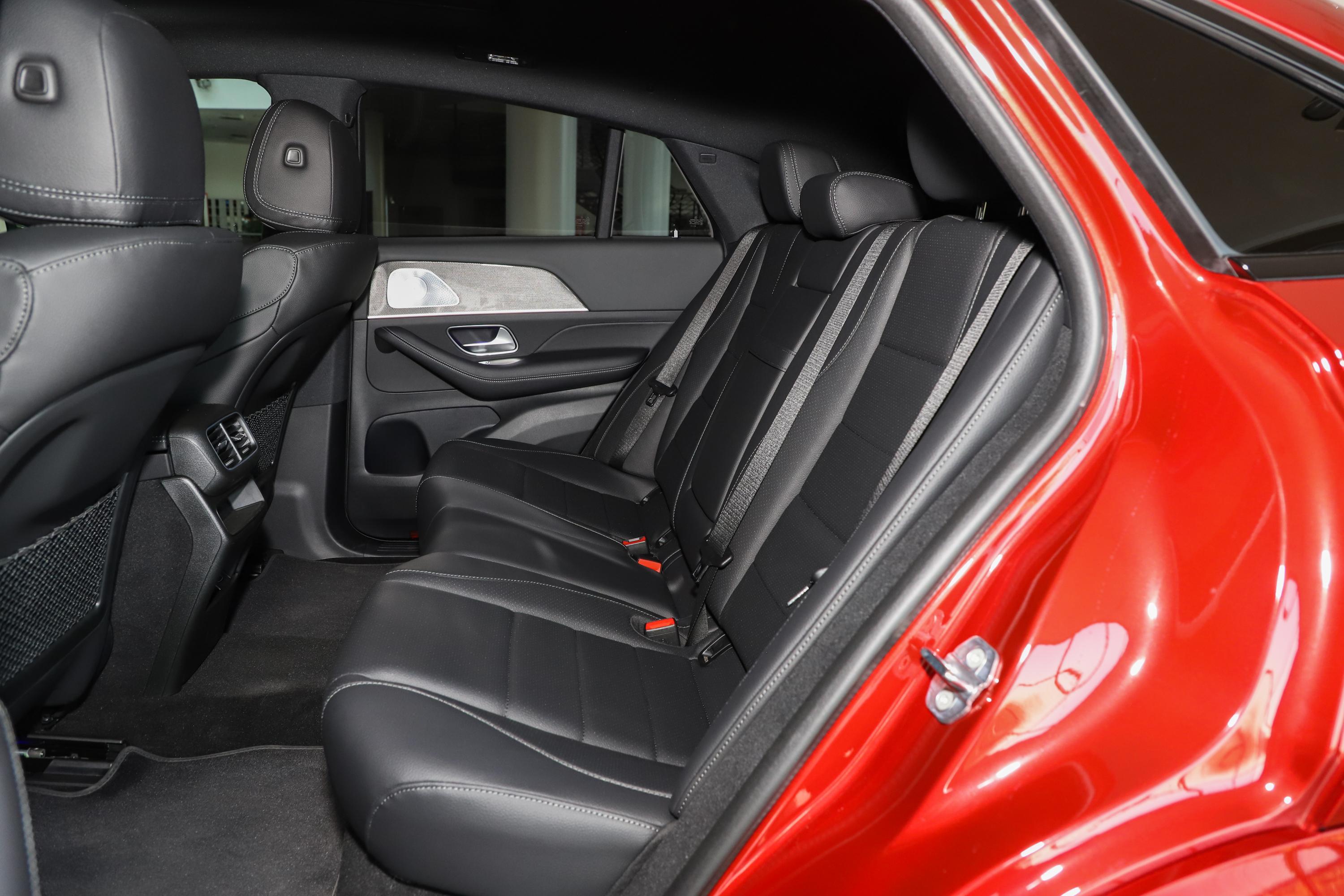 2020款 奔驰gle gle 450 4matic 轿跑suv 豪华型空间