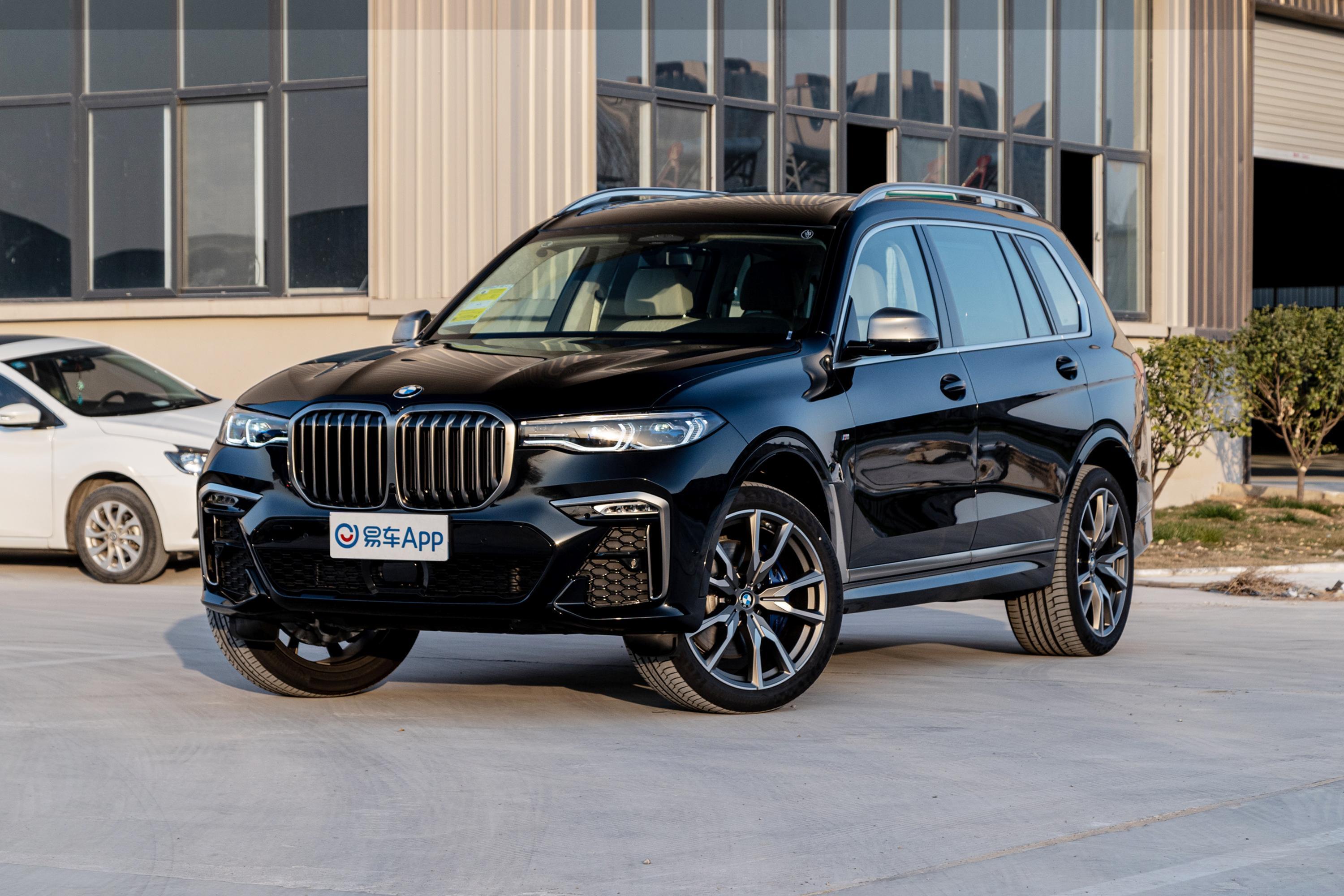 2021款 宝马x7 xdrive m50i外观