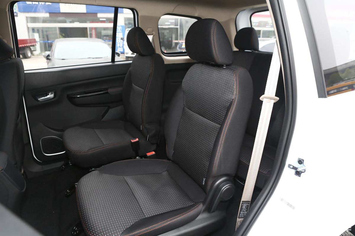 5l 手动 事业型后排座椅汽车图片-汽车图片大全】-易车