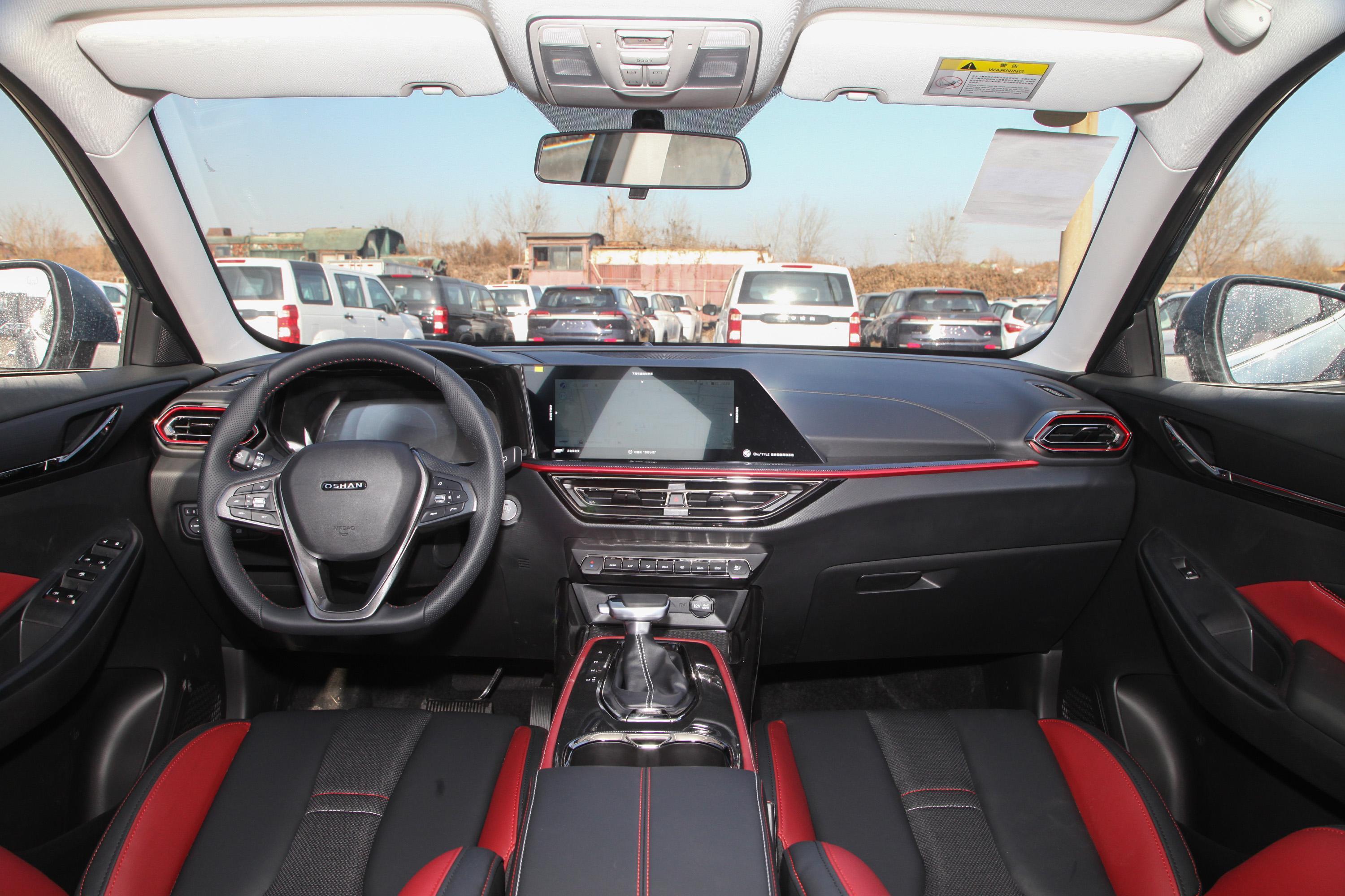 2021款 长安欧尚x5 1.5t 双离合 尊贵型内饰