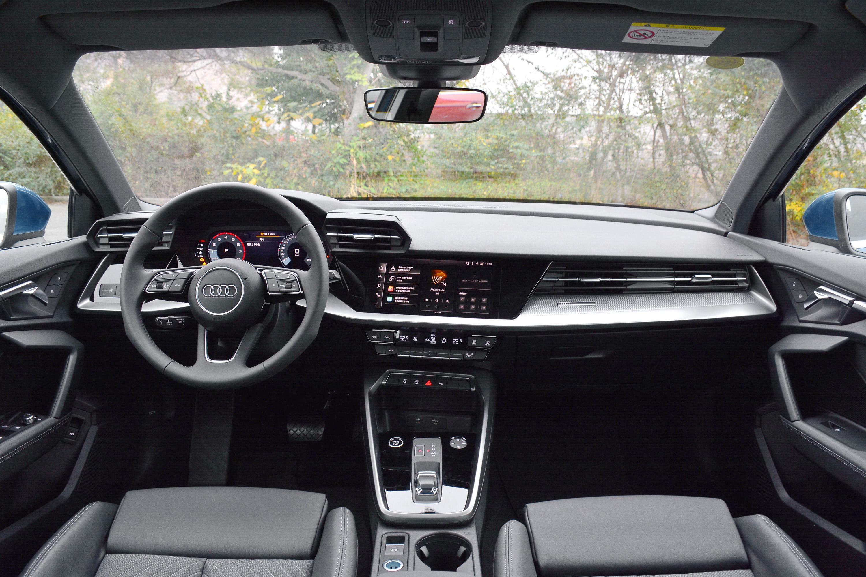 2021款 奥迪a3 sportback 35 tfsi 时尚致雅型内饰