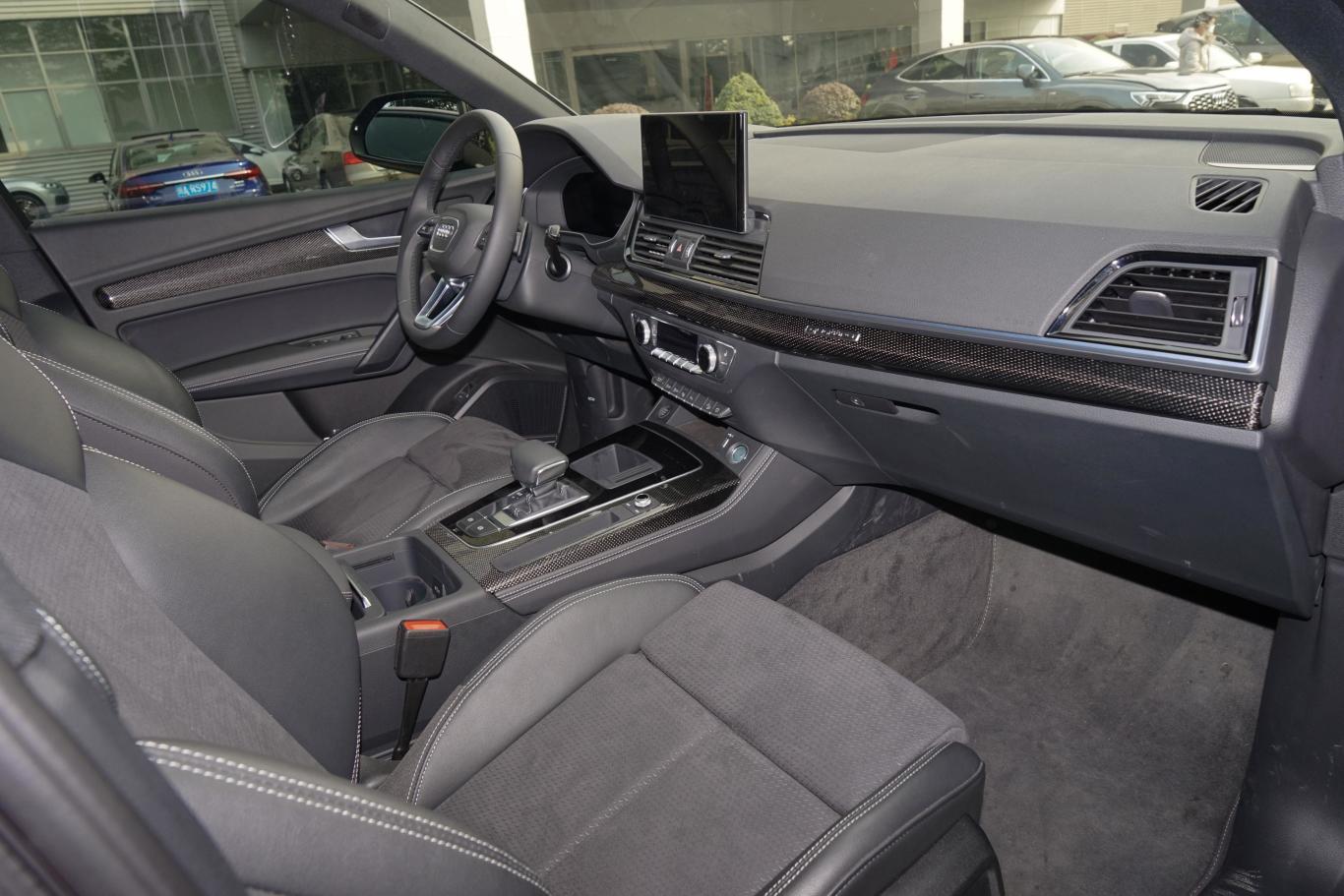 【奥迪q5l sportback45 tfsi 豪华型内饰全景副驾驶员方向图片-汽车图