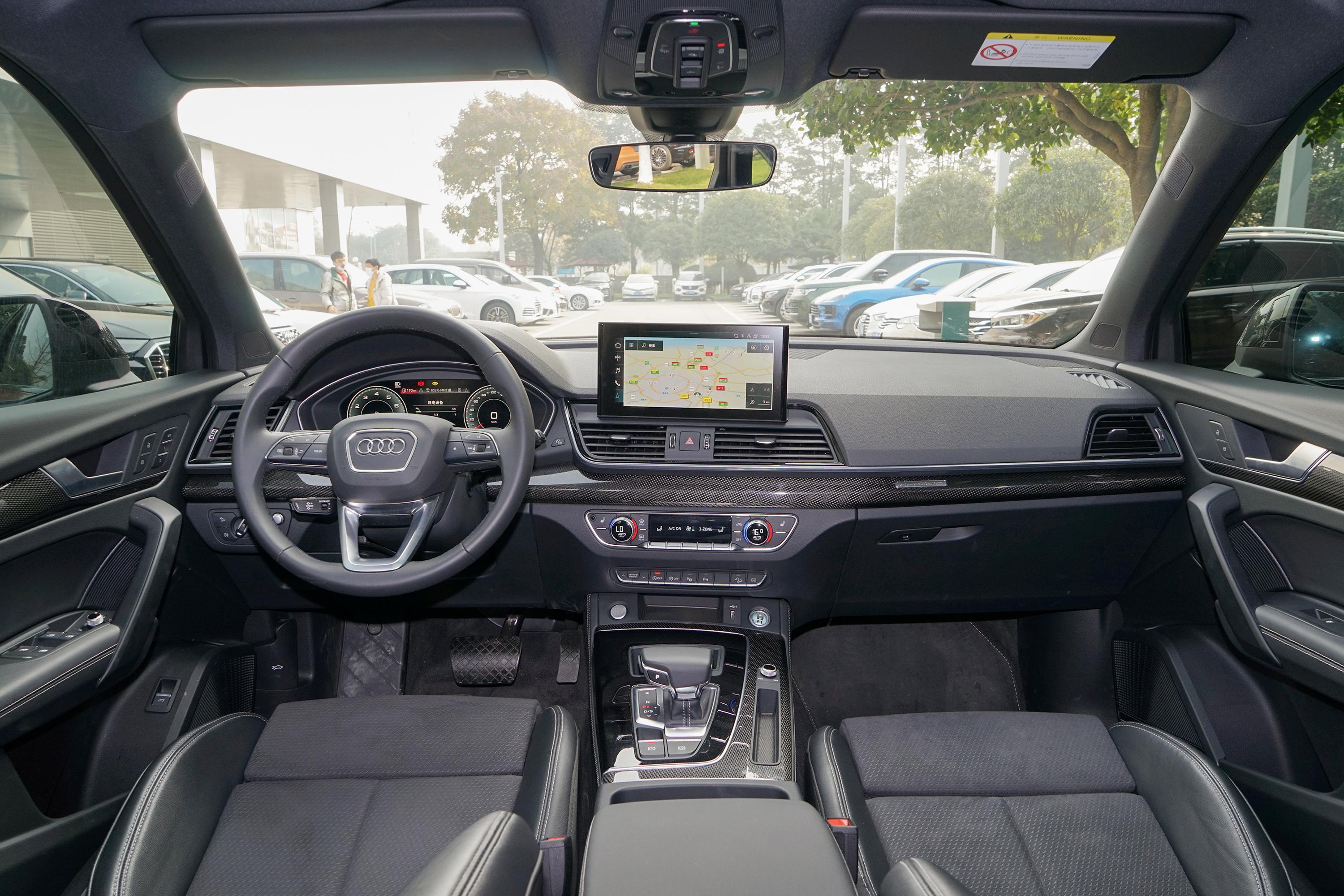 2021款 奥迪q5l sportback 45 tfsi 豪华型内饰