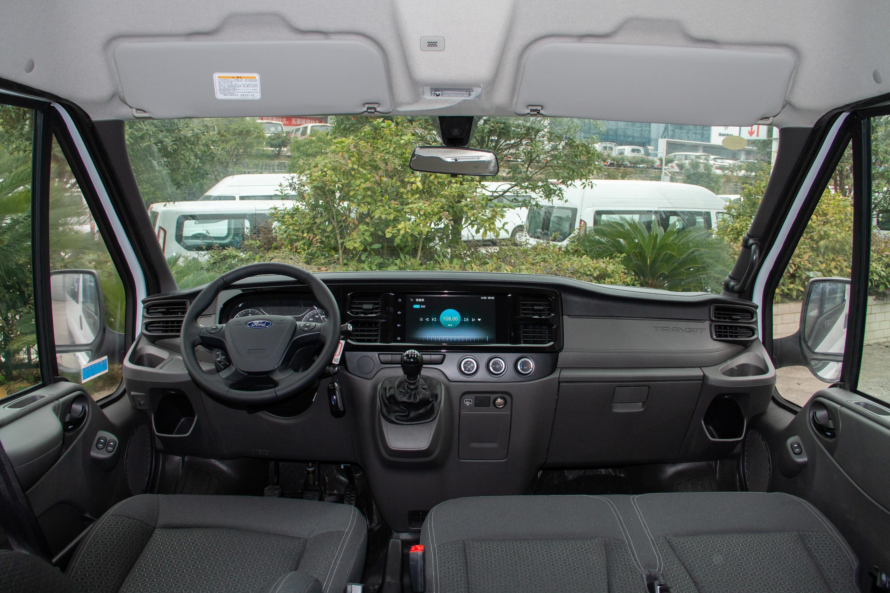 2021款新世代全顺pro22t手动长轴高顶物流车7座柴油国vi