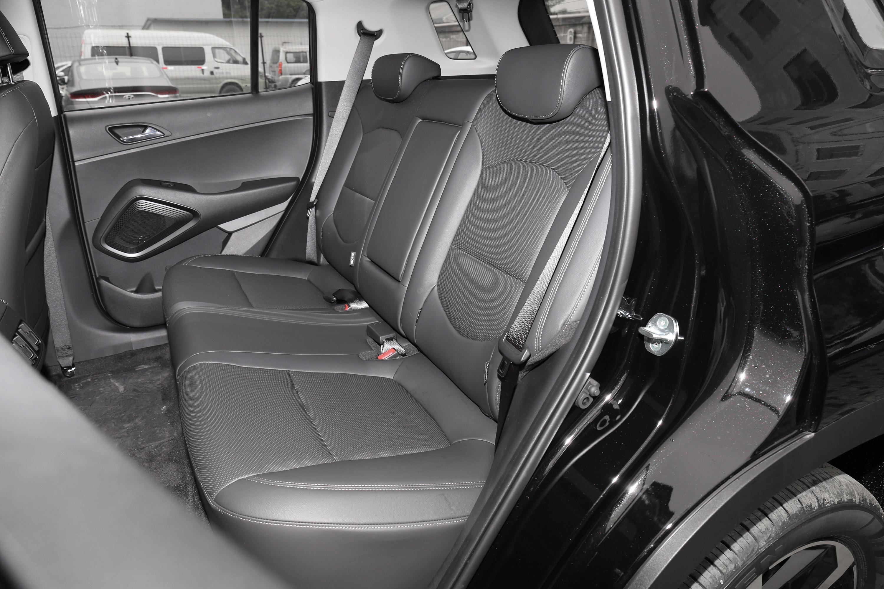 2019款 现代ix35 2.0l 手自一体 四驱 智勇·旗舰版 国vi空间