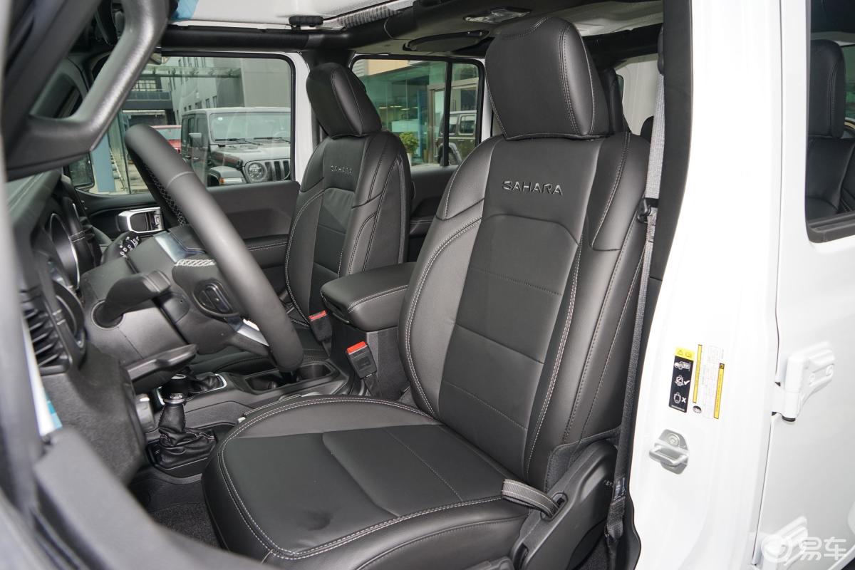 【牧马人2021款2.0t sahara四门版内饰汽车图片-汽车图片大全】-易车