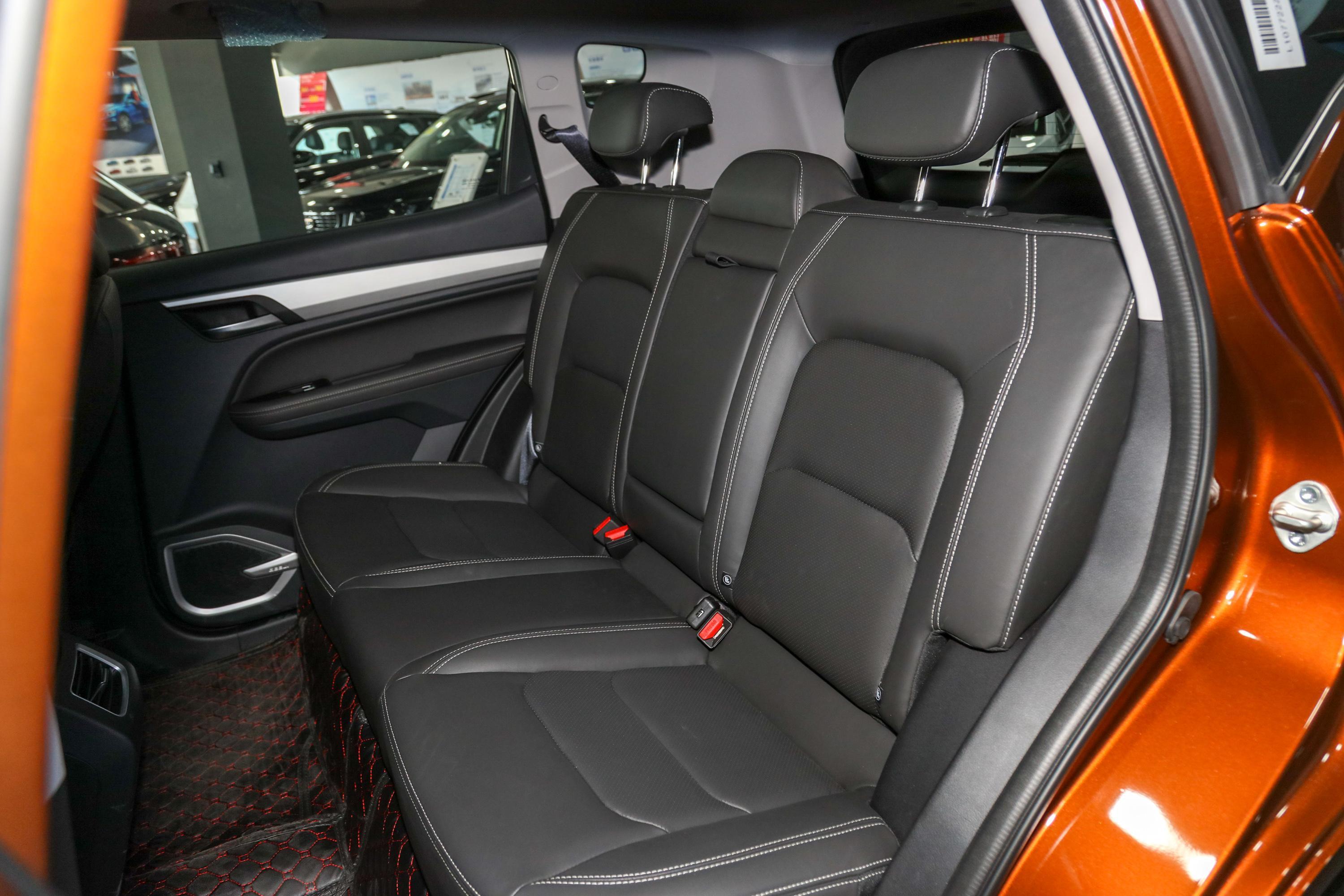 2020款 远景x6 1.4t 手动 豪华型空间