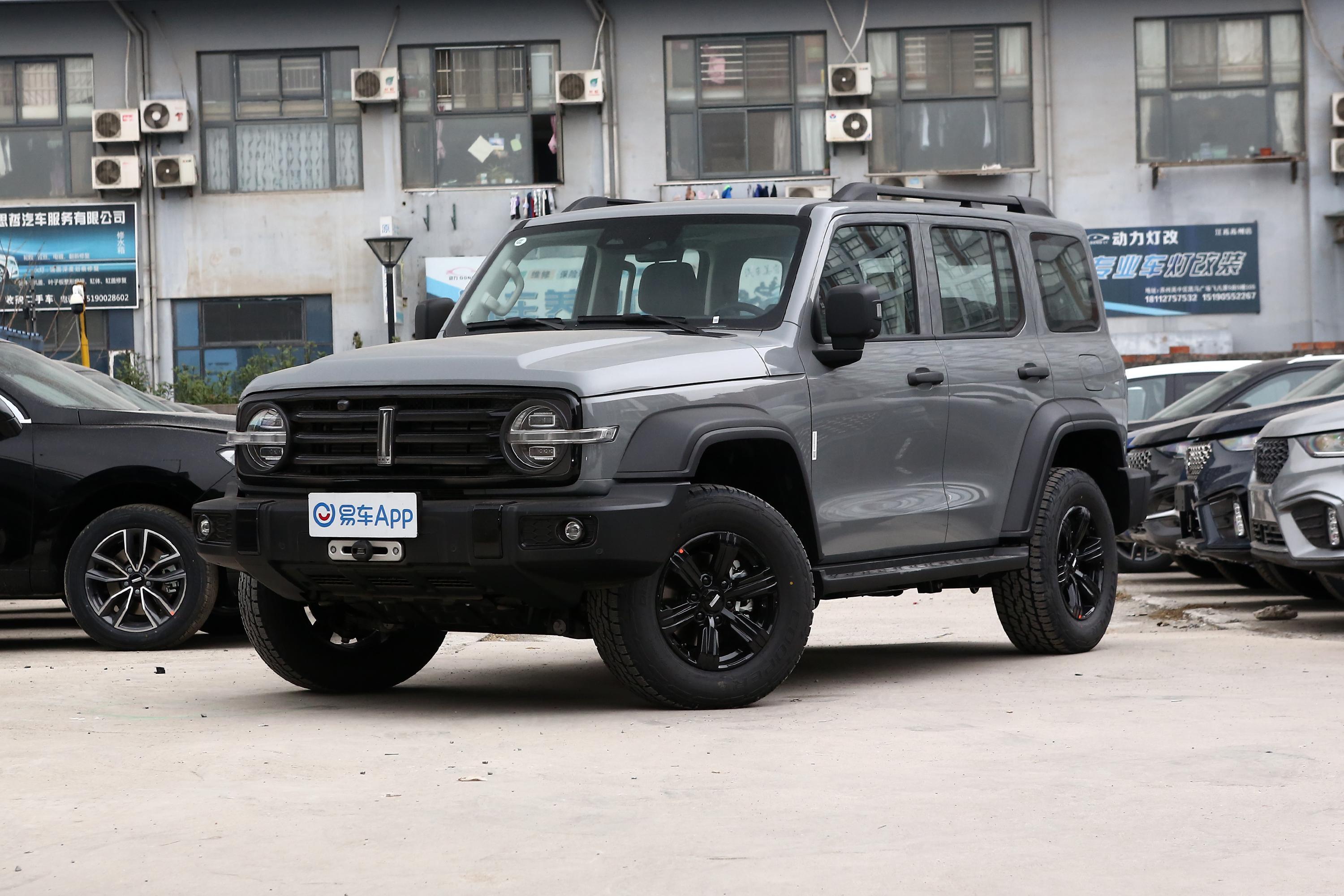 2021款 wey 坦克300 越野版 2.0t 手自一体 探索者