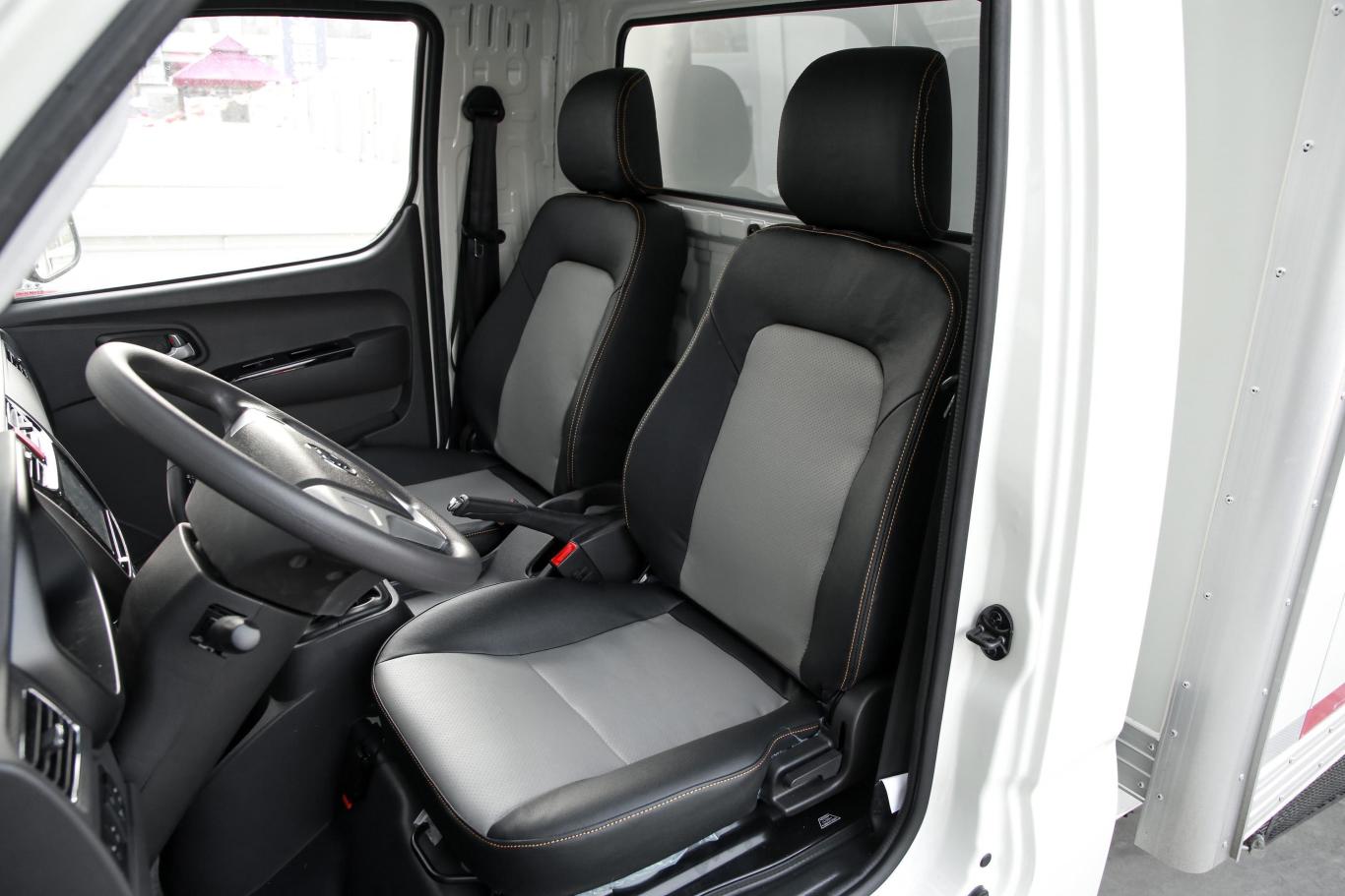 祥菱mm1 国六汽油 1.6l 手动挡 2600轴距 单排厢式运输车驾驶员座椅