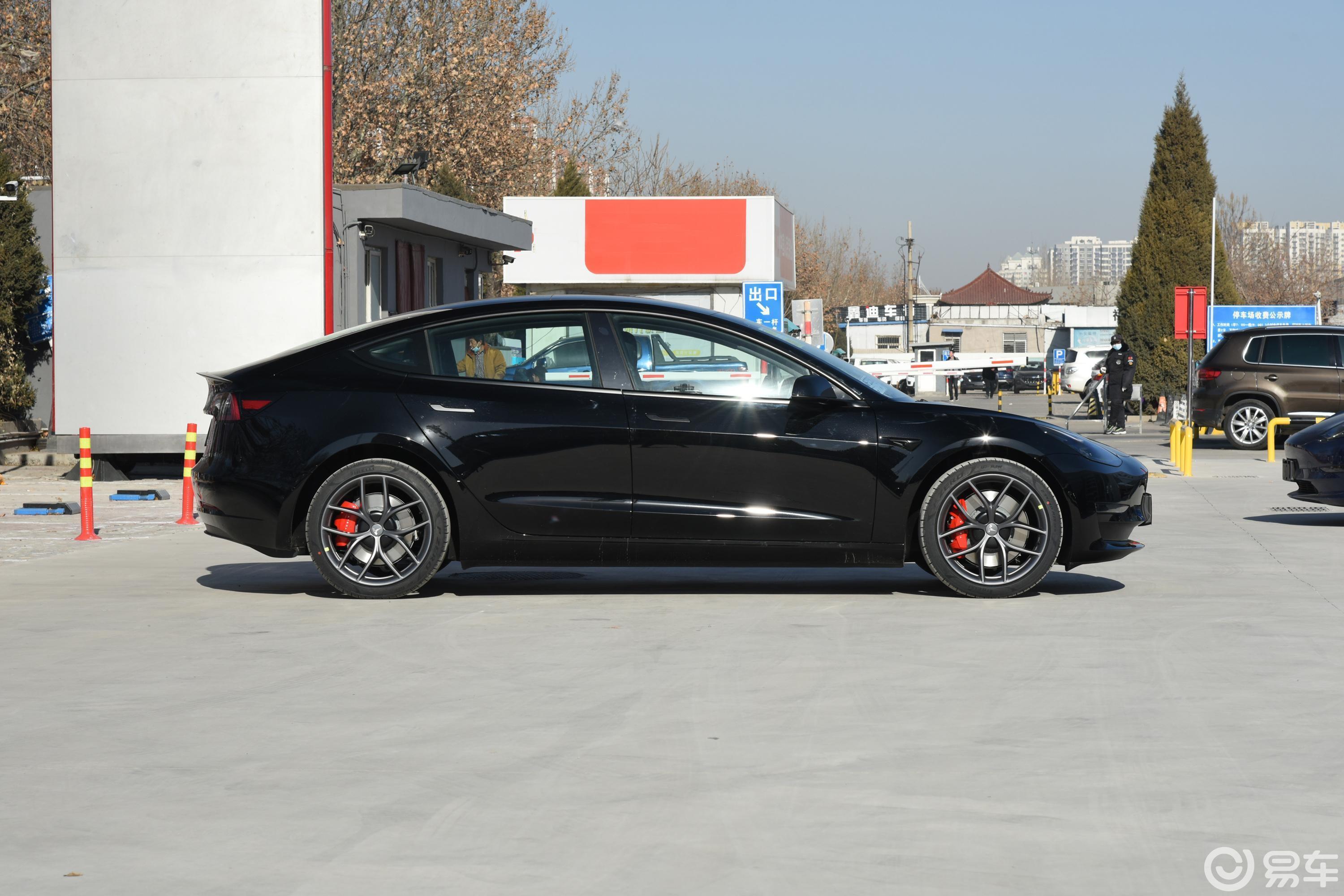 【Model 3Performance高性能全轮驱动版正侧车头向右水平图片-汽车图片大全】-易车