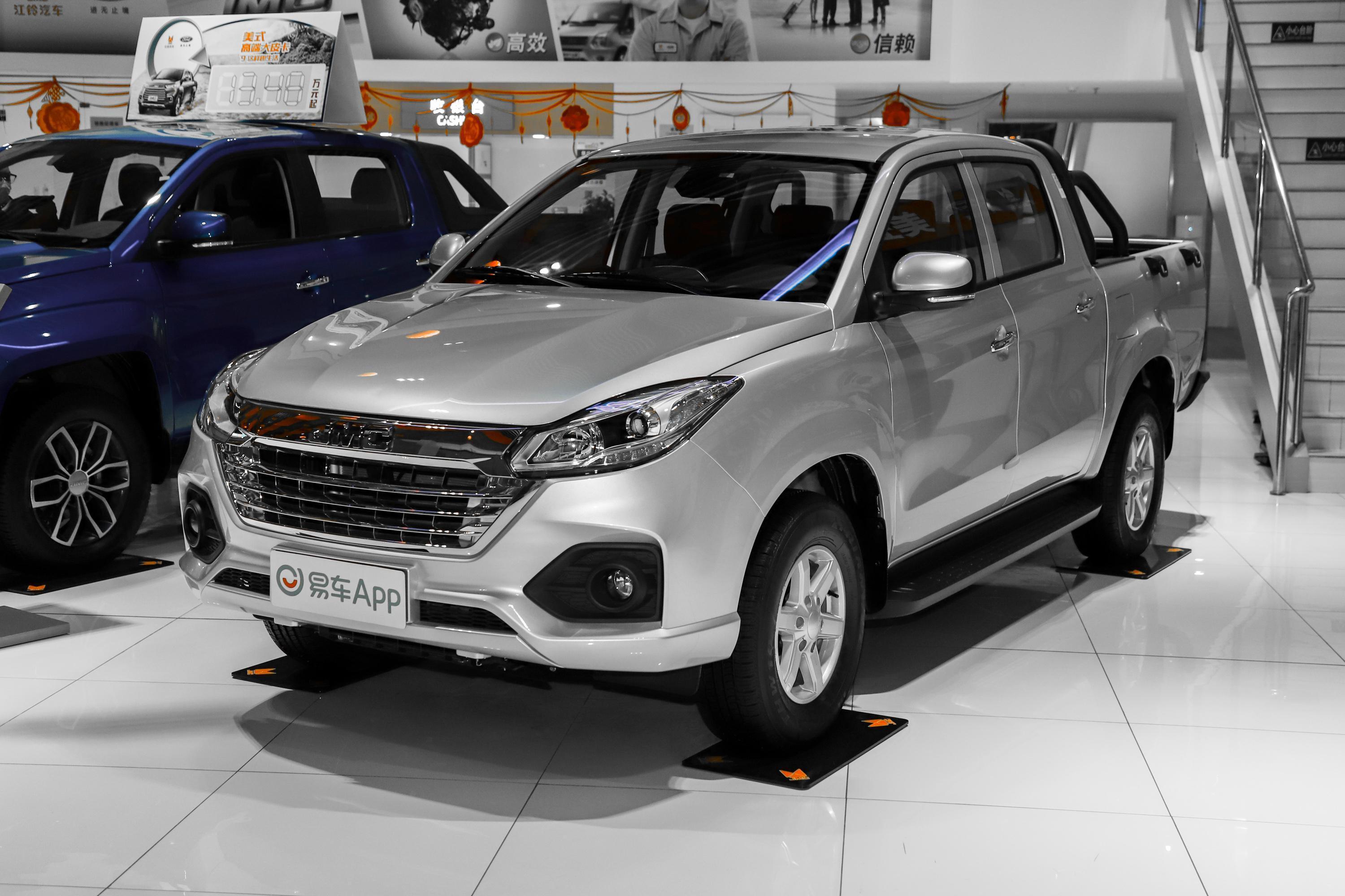 2020款宝典18t手动四驱标轴尊享版汽油