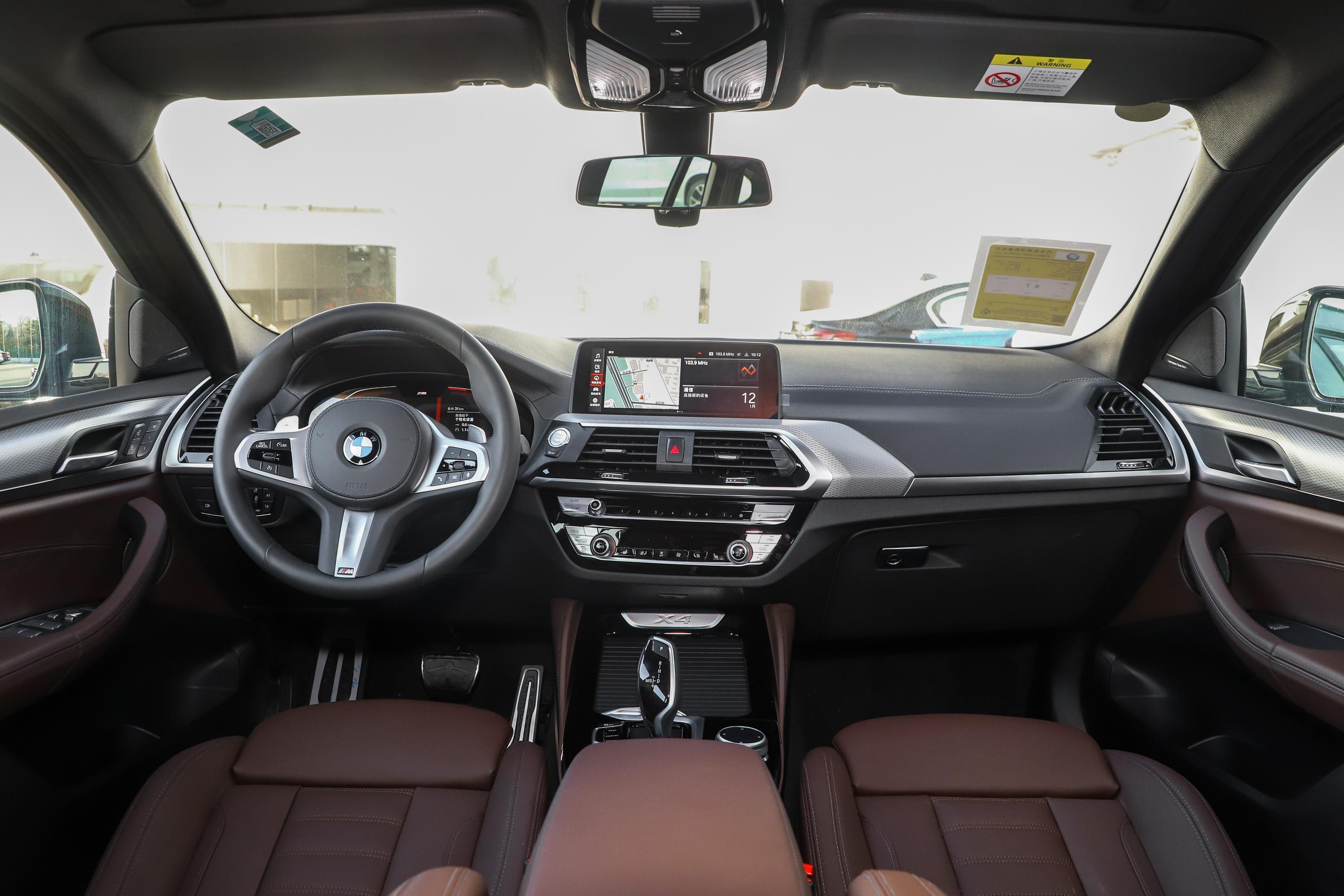 2021款 宝马x4 xdrive 25i m运动曜夜套装内饰