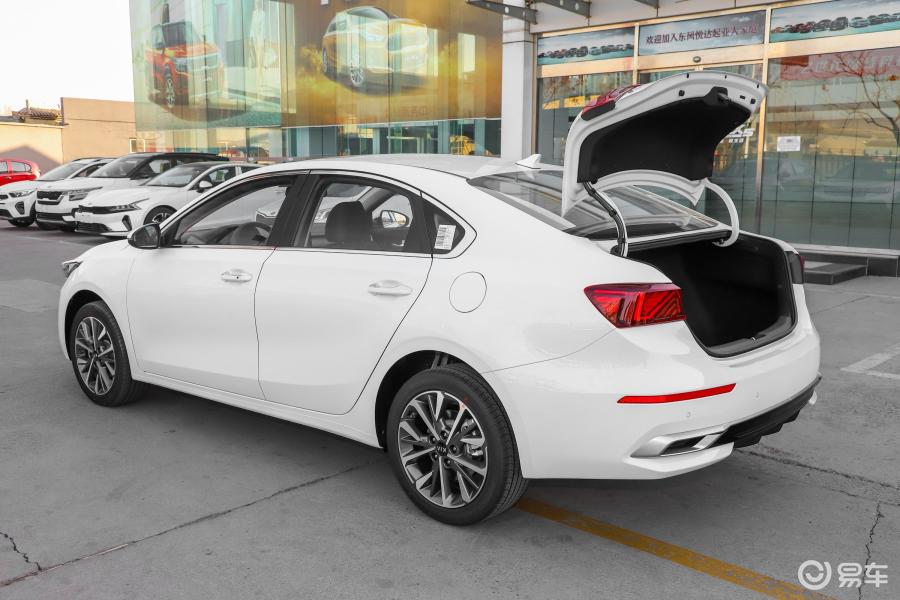 【起亚K32021款1.5L CVT 时尚版空间汽车图片-汽车图片大全】-易车