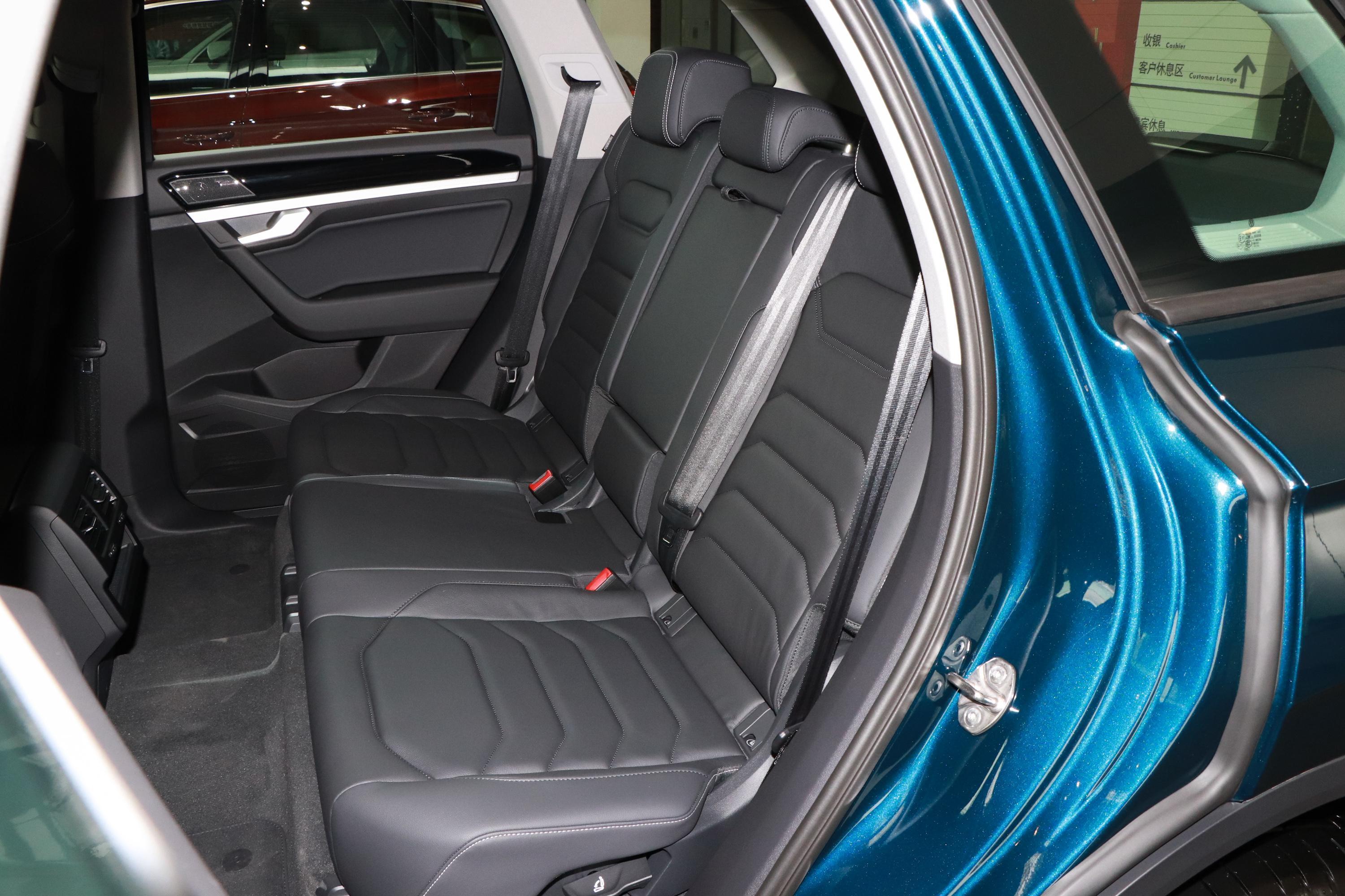 2021款途锐20tsi领航特别版