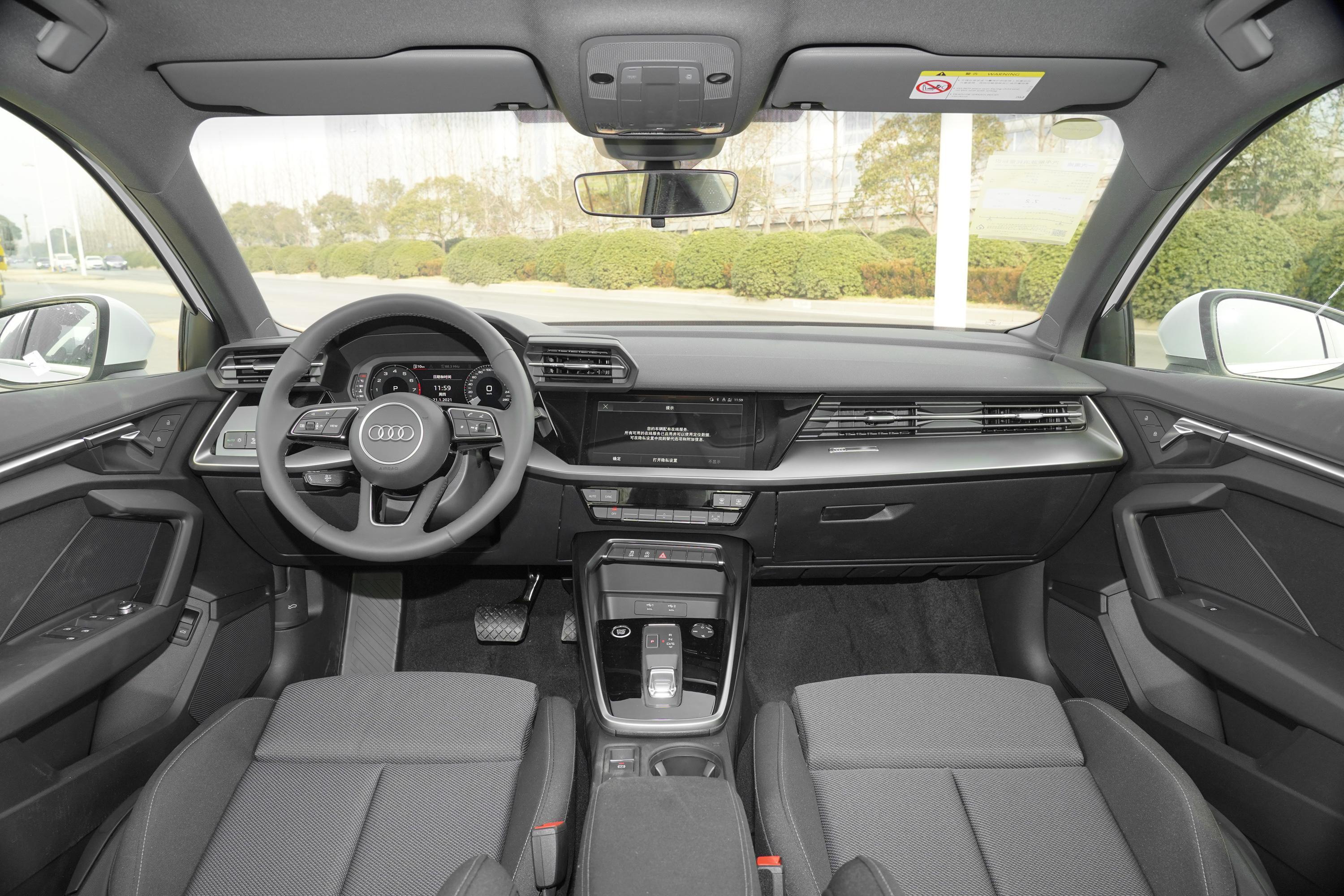 2021款 奥迪a3 a3l limousine 35 tfsi 进取致雅型内饰
