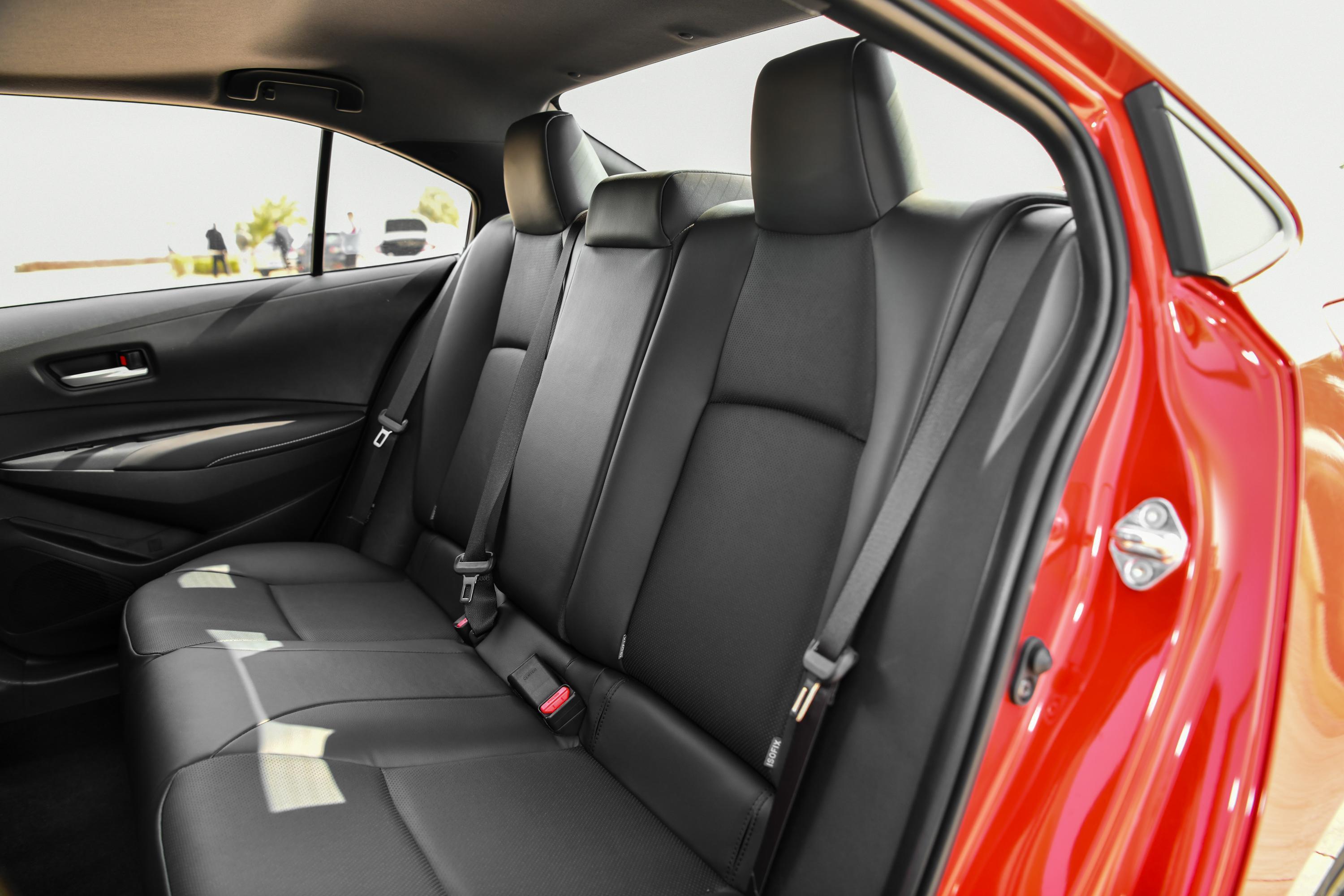 2021款雷凌15lcvt豪华版